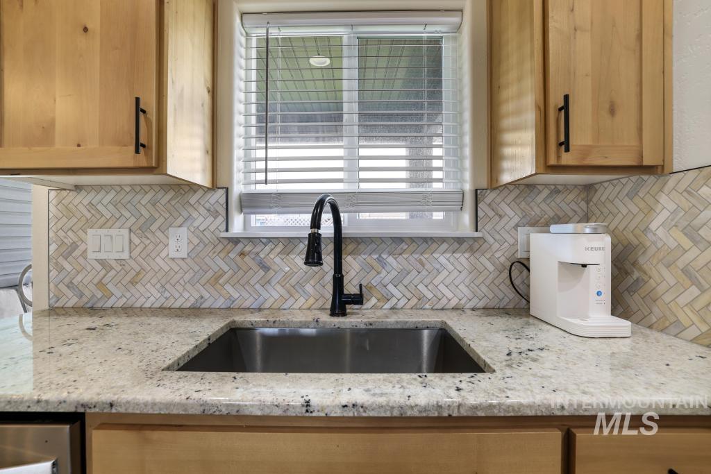 719 E Avenue J, Jerome, Idaho 83338-3264, 4 Bedrooms, 2 Bathrooms, Residential For Sale, Price $389,500,MLS 98986306