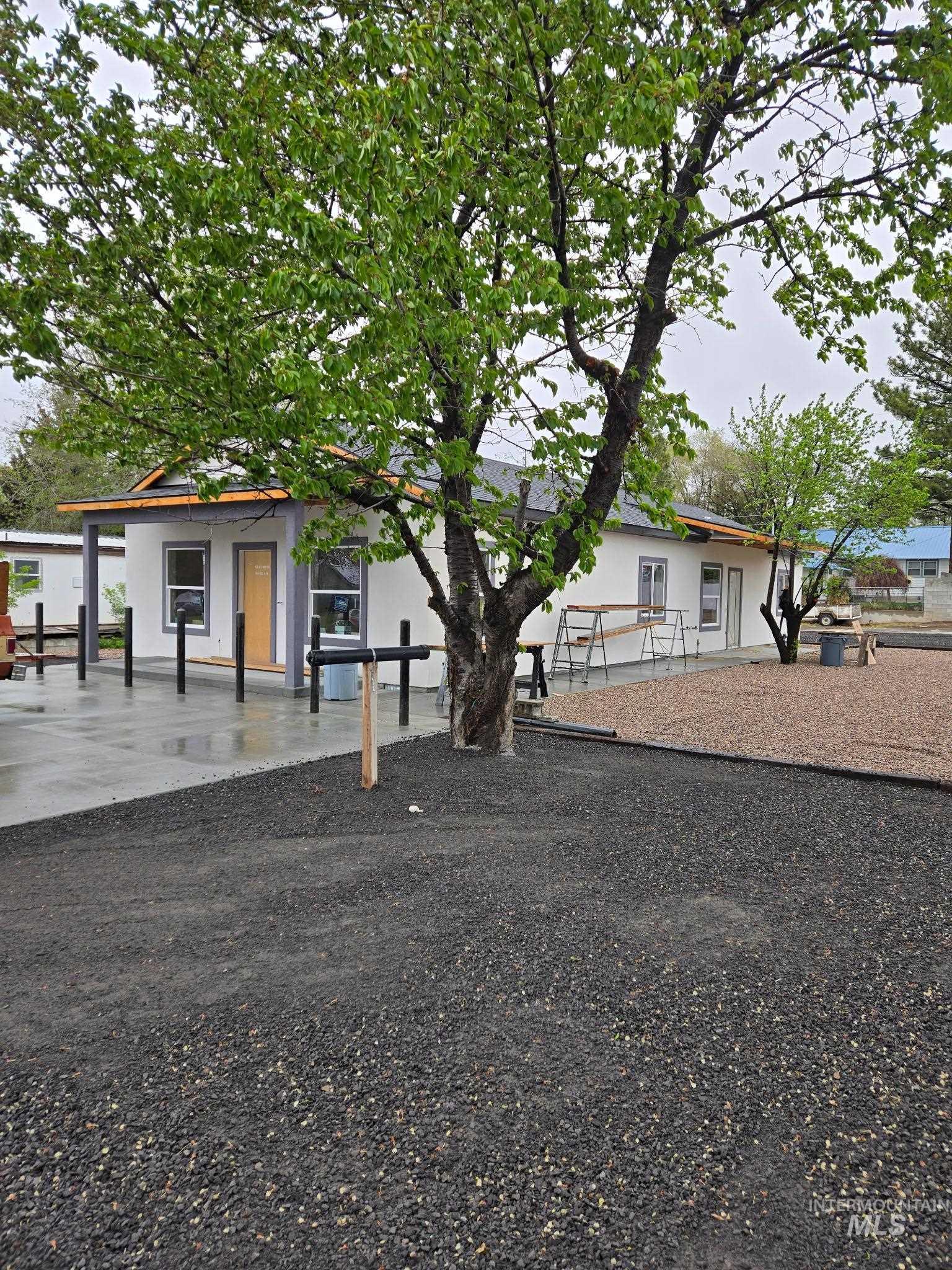 214 A/B E Avenue E, Jerome, Idaho 83301, 2 Bedrooms, 1 Bathroom, Residential Income For Sale, Price $465,000, 98986307