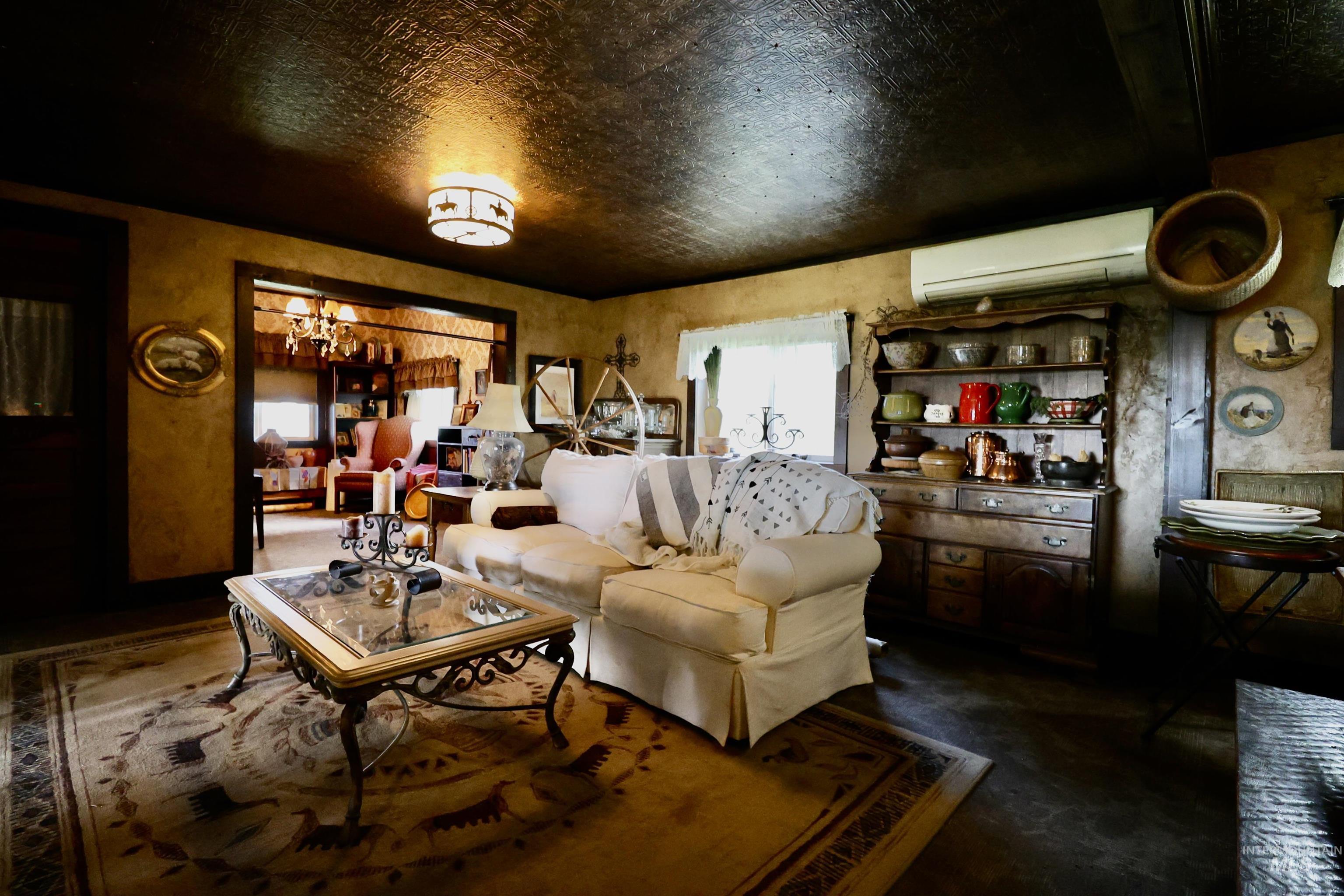 306 Wroten St, Jordan Valley, Oregon 97910, 5 Bedrooms, 3 Bathrooms, Residential For Sale, Price $454,000,MLS 98986313