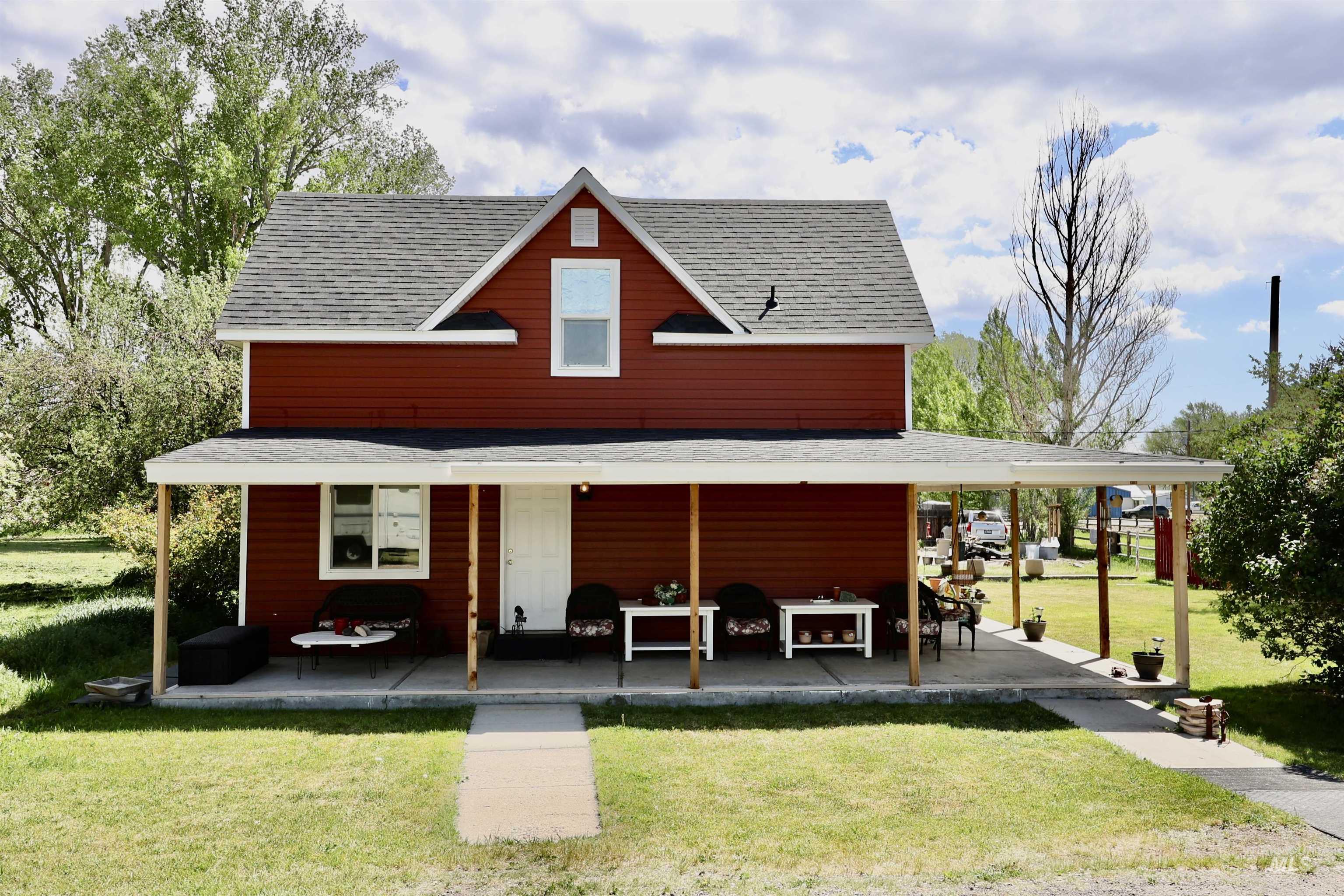 306 Wroten St, Jordan Valley, Oregon 97910, 5 Bedrooms, 3 Bathrooms, Residential For Sale, Price $454,000,MLS 98986313
