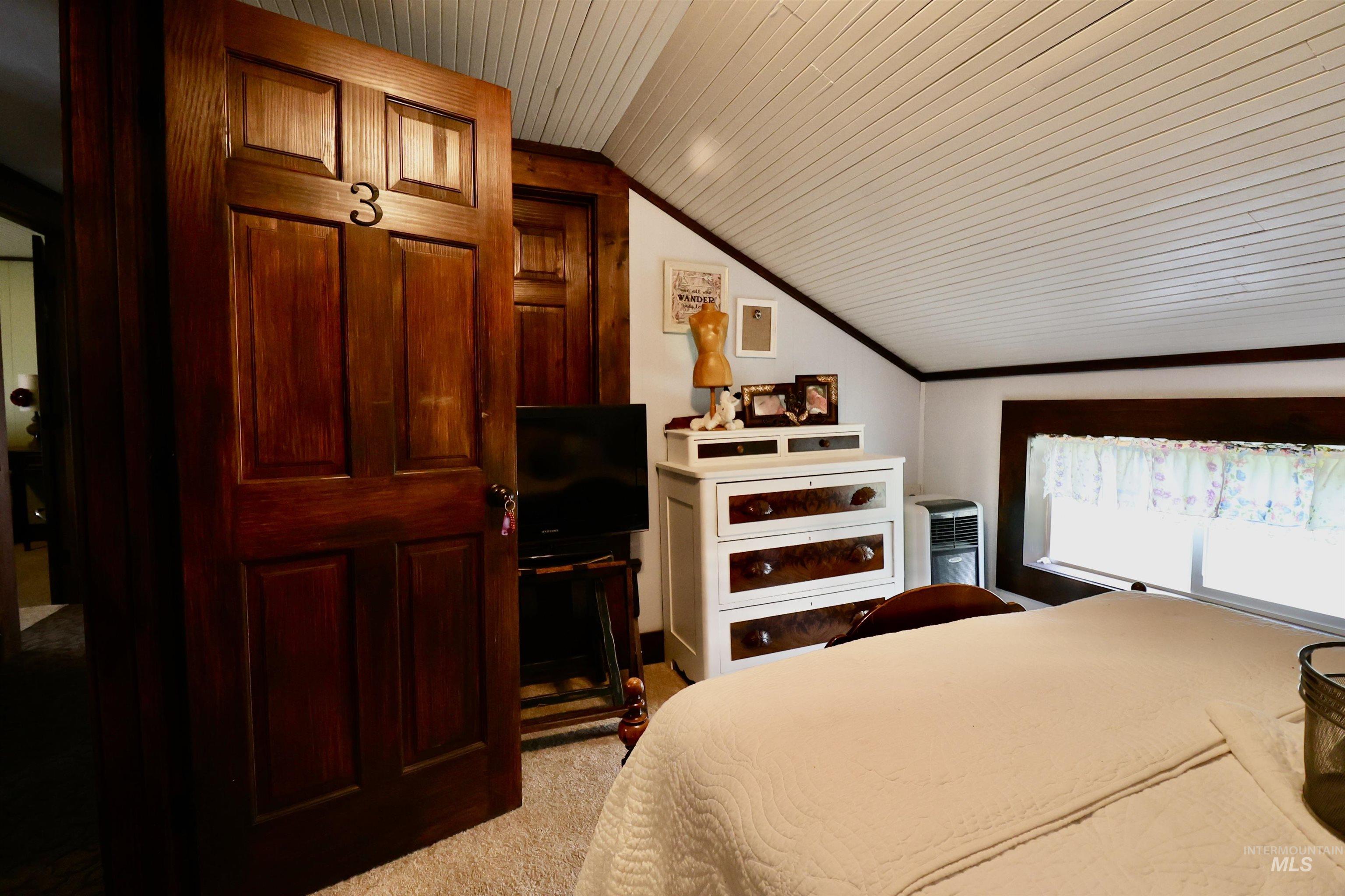 306 Wroten St, Jordan Valley, Oregon 97910, 5 Bedrooms, 3 Bathrooms, Residential For Sale, Price $454,000,MLS 98986313