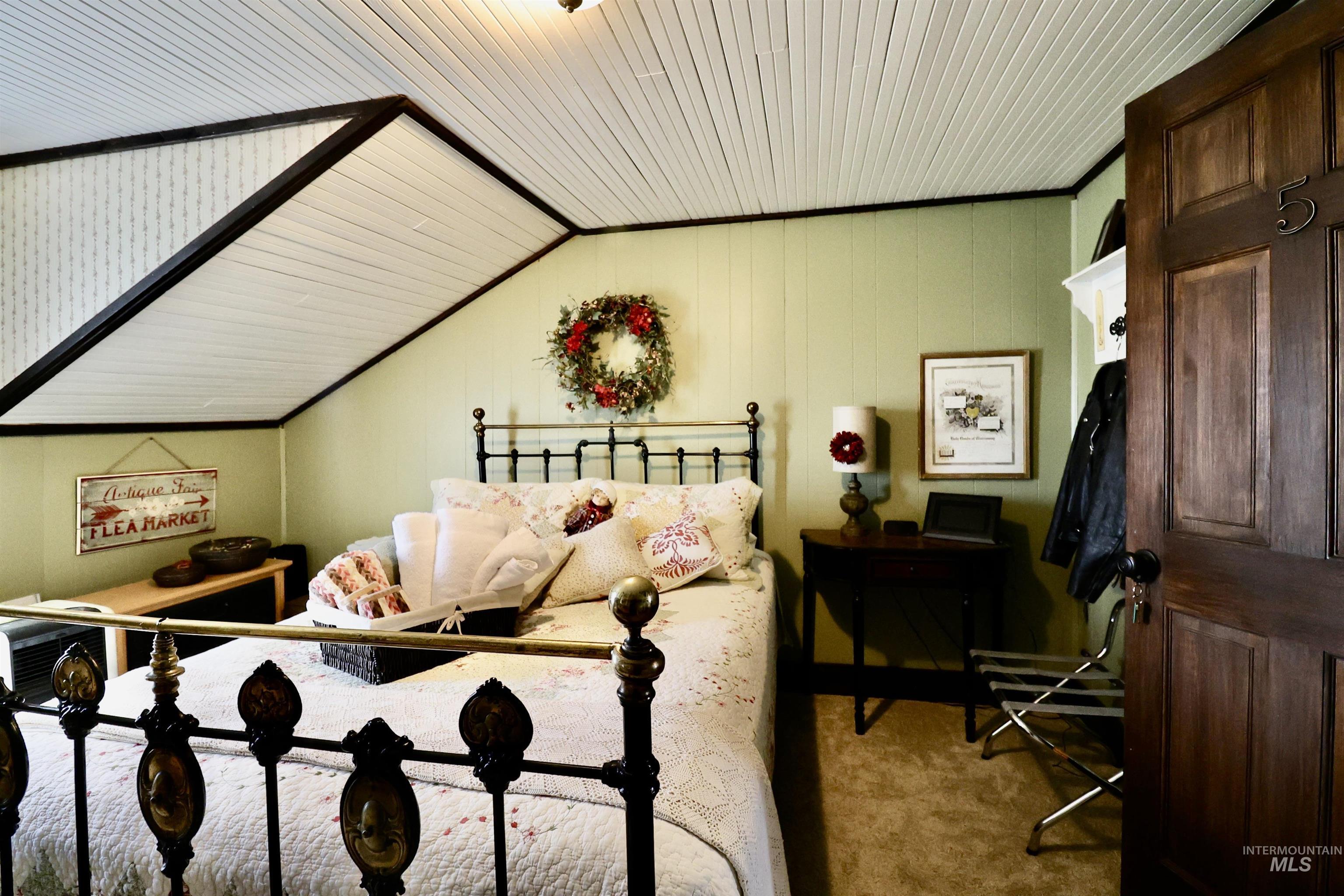 306 Wroten St, Jordan Valley, Oregon 97910, 5 Bedrooms, 3 Bathrooms, Residential For Sale, Price $454,000,MLS 98986313