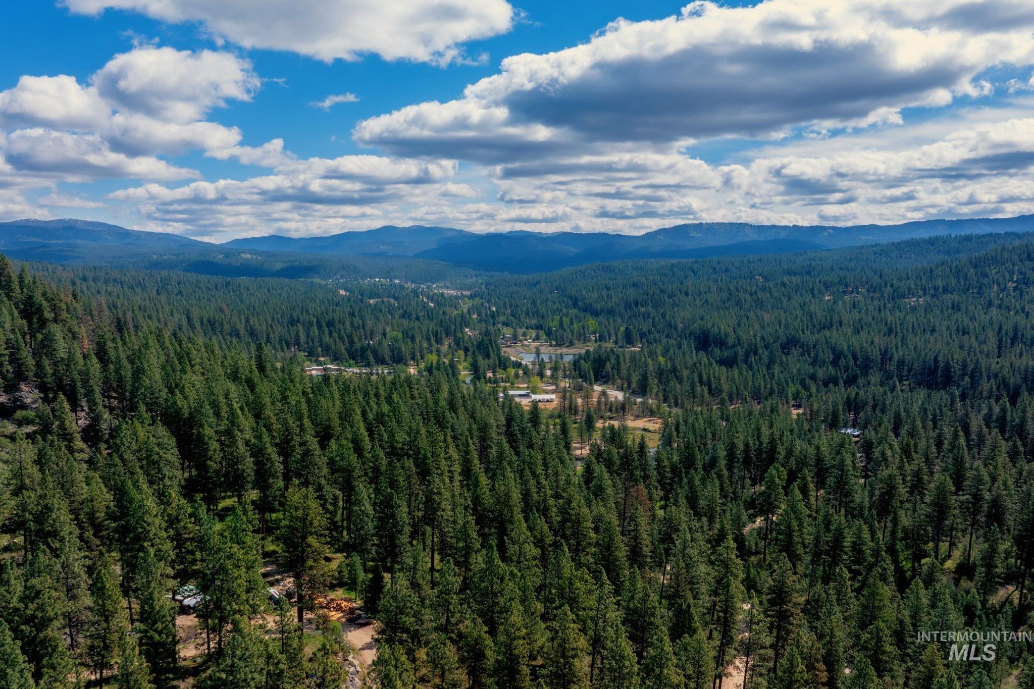 85 Pinetop Rd, Idaho City, Idaho 83631, 3 Bedrooms, 3.5 Bathrooms, Residential For Sale, Price $749,000, 98986314