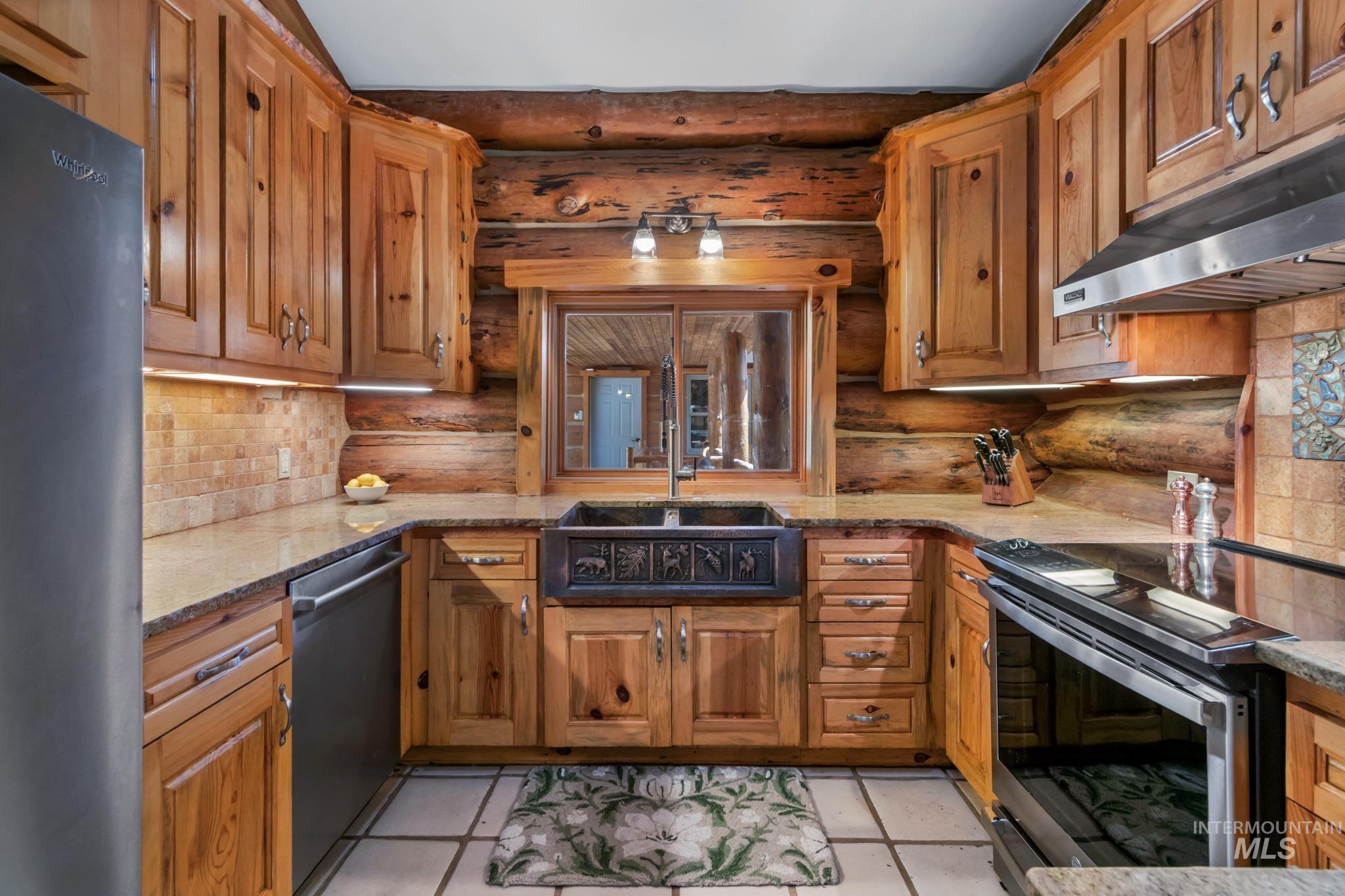 85 Pine Top Rd, Idaho City, Idaho 83631, 3 Bedrooms, 3.5 Bathrooms, Residential For Sale, Price $749,000,MLS 98986314