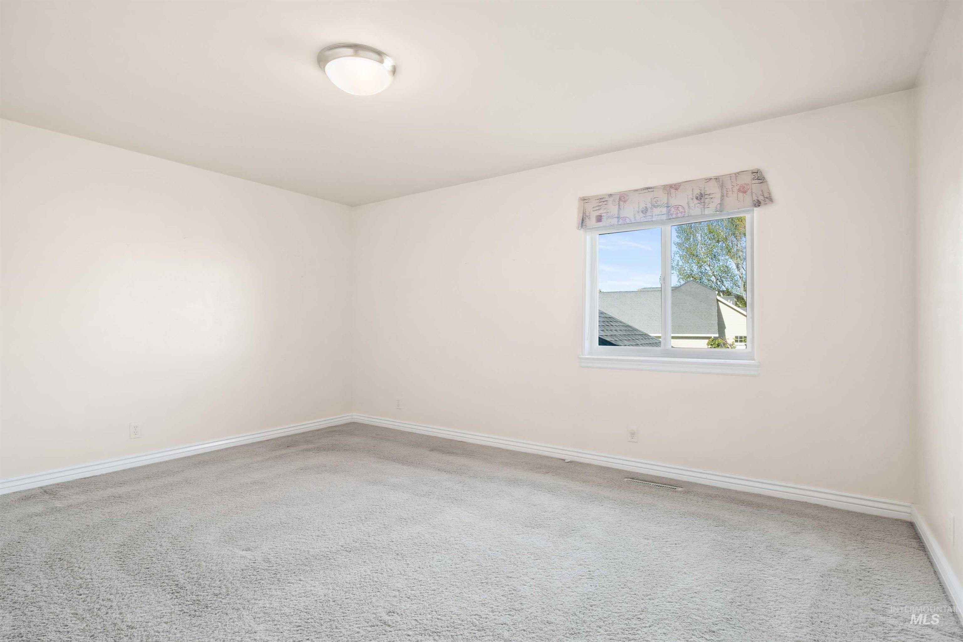 2522 E 3719 N, Twin Falls, Idaho 83301-2011, 5 Bedrooms, 3 Bathrooms, Residential For Sale, Price $777,500,MLS 98986317