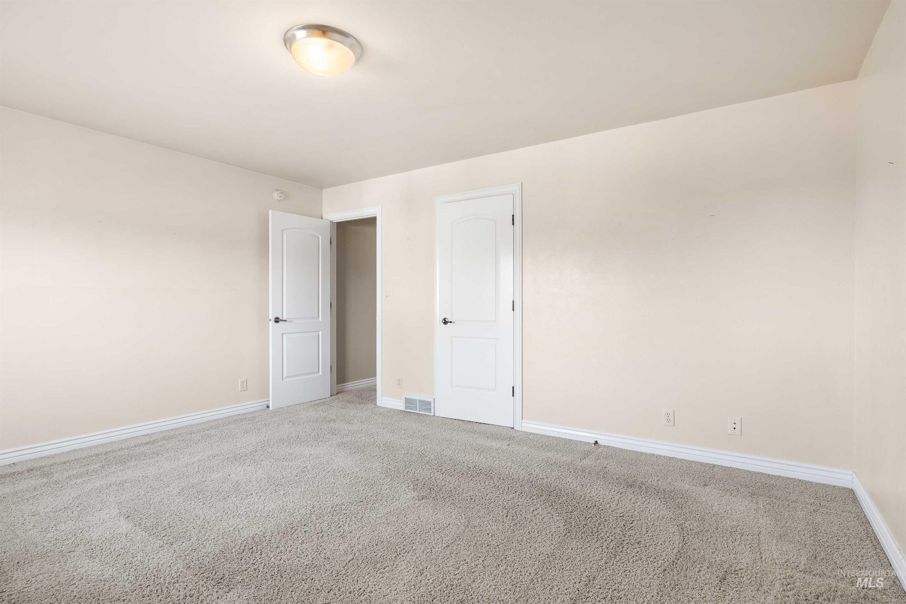 2522 E 3719 N, Twin Falls, Idaho 83301-2011, 5 Bedrooms, 3 Bathrooms, Residential For Sale, Price $777,500,MLS 98986317