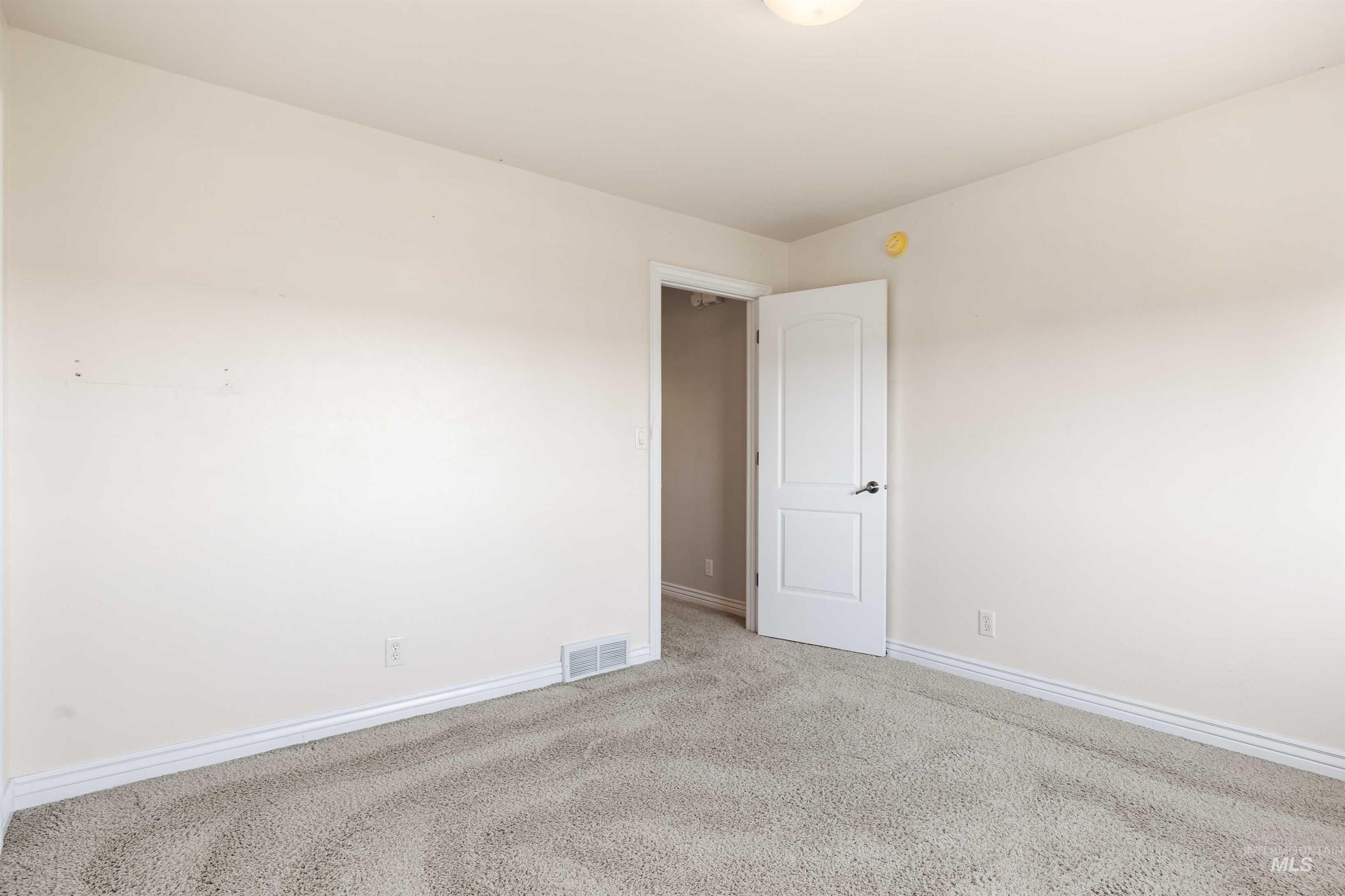 2522 E 3719 N, Twin Falls, Idaho 83301-2011, 5 Bedrooms, 3 Bathrooms, Residential For Sale, Price $777,500,MLS 98986317