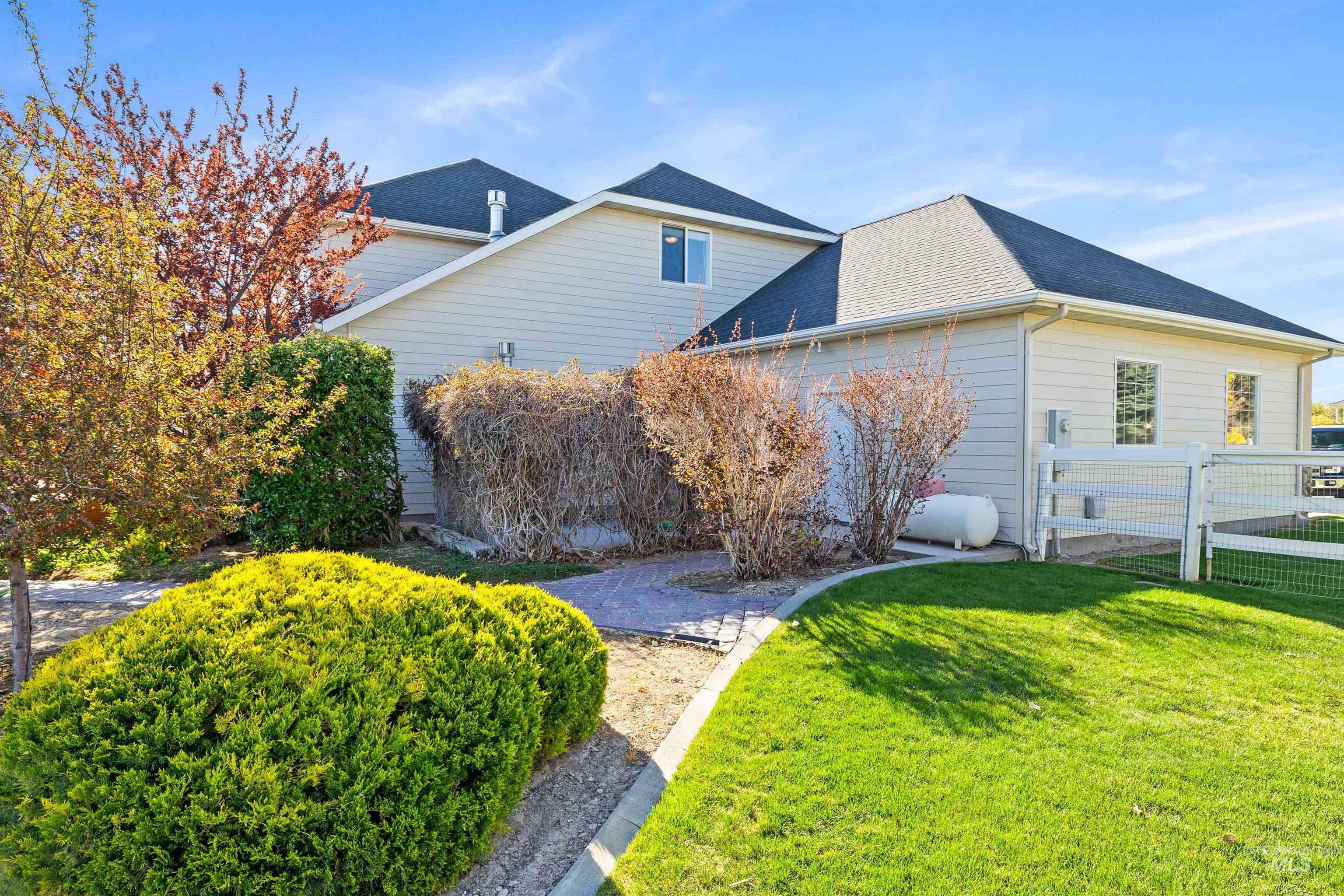 2522 E 3719 N, Twin Falls, Idaho 83301-2011, 5 Bedrooms, 3 Bathrooms, Residential For Sale, Price $777,500,MLS 98986317