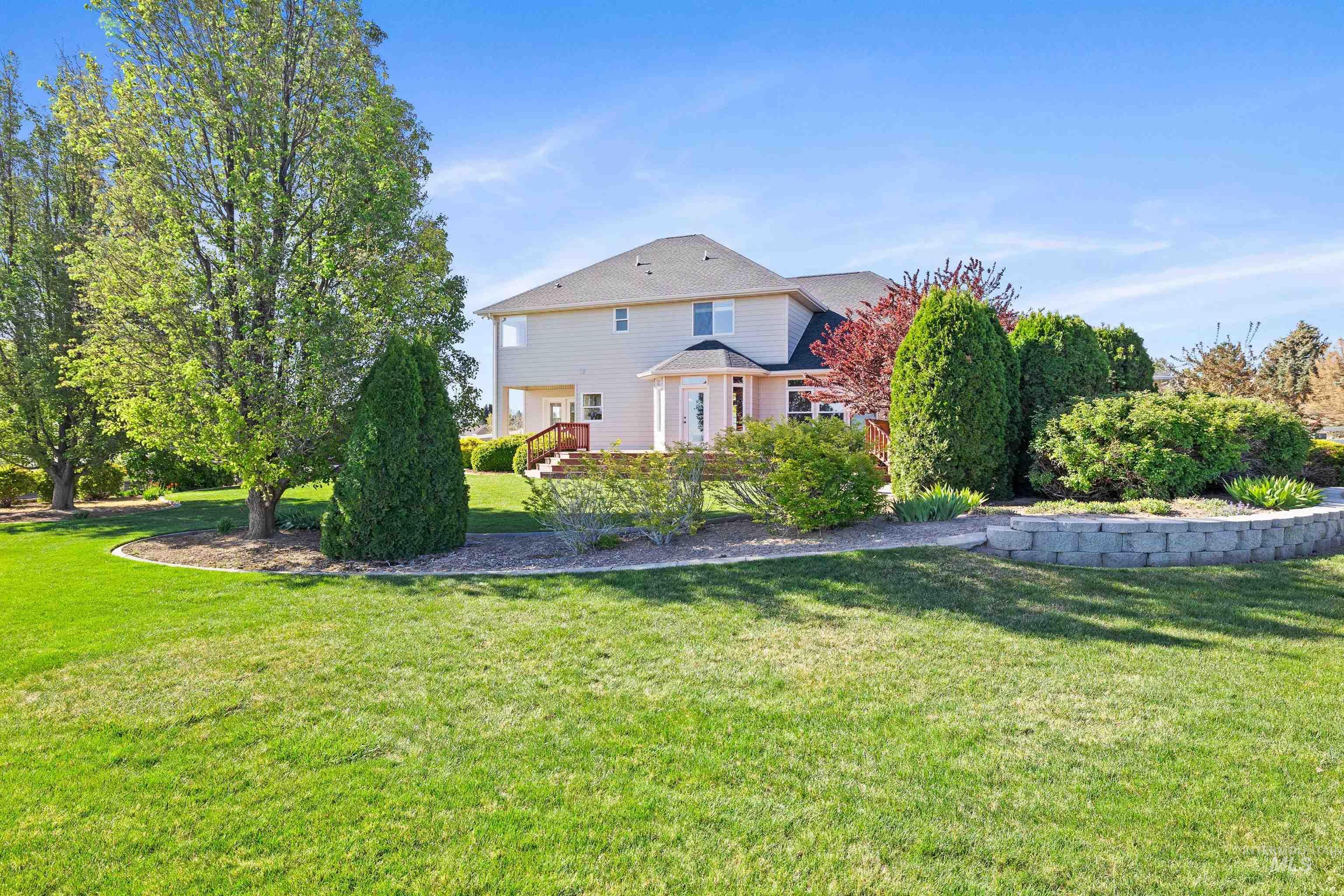 2522 E 3719 N, Twin Falls, Idaho 83301-2011, 5 Bedrooms, 3 Bathrooms, Residential For Sale, Price $777,500,MLS 98986317