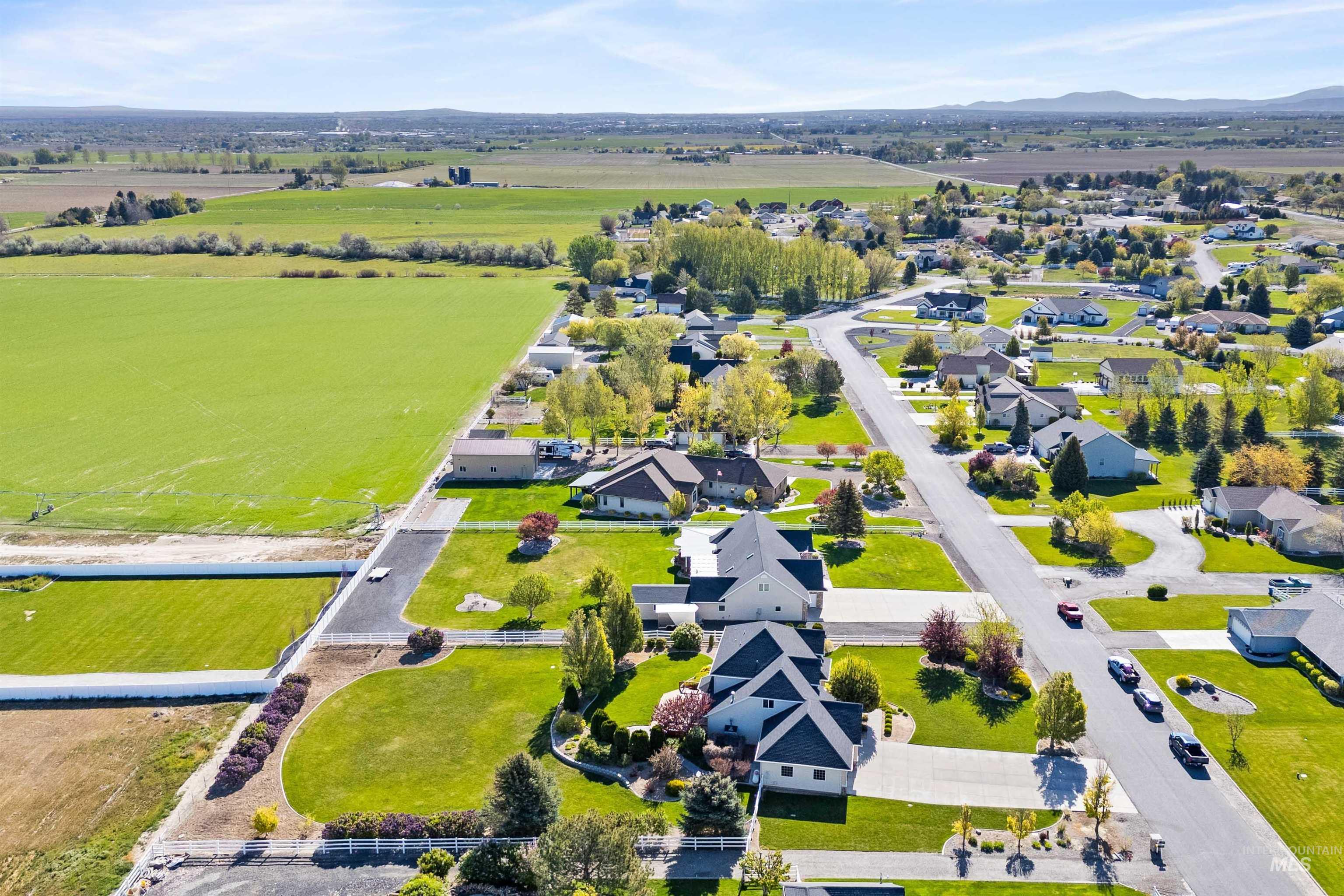2522 E 3719 N, Twin Falls, Idaho 83301-2011, 5 Bedrooms, 3 Bathrooms, Residential For Sale, Price $777,500,MLS 98986317