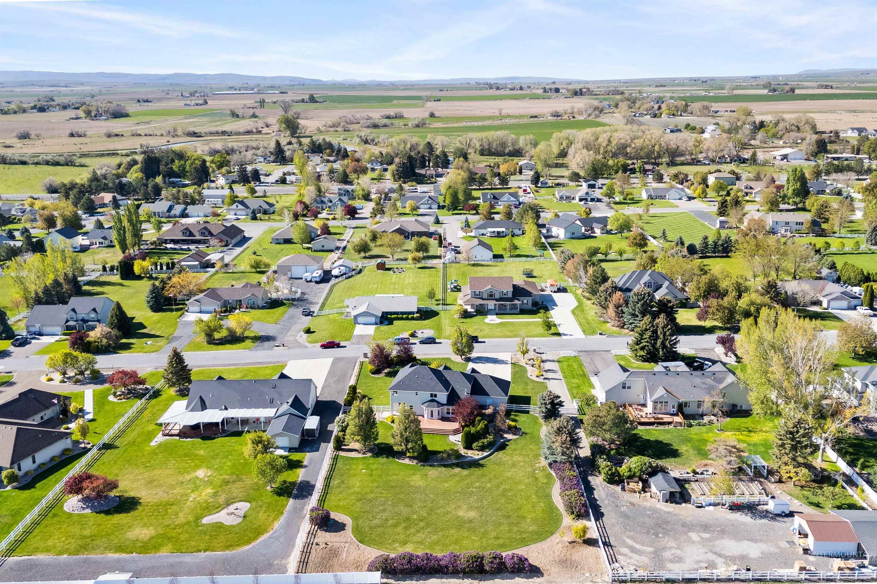 2522 E 3719 N, Twin Falls, Idaho 83301-2011, 5 Bedrooms, 3 Bathrooms, Residential For Sale, Price $777,500,MLS 98986317