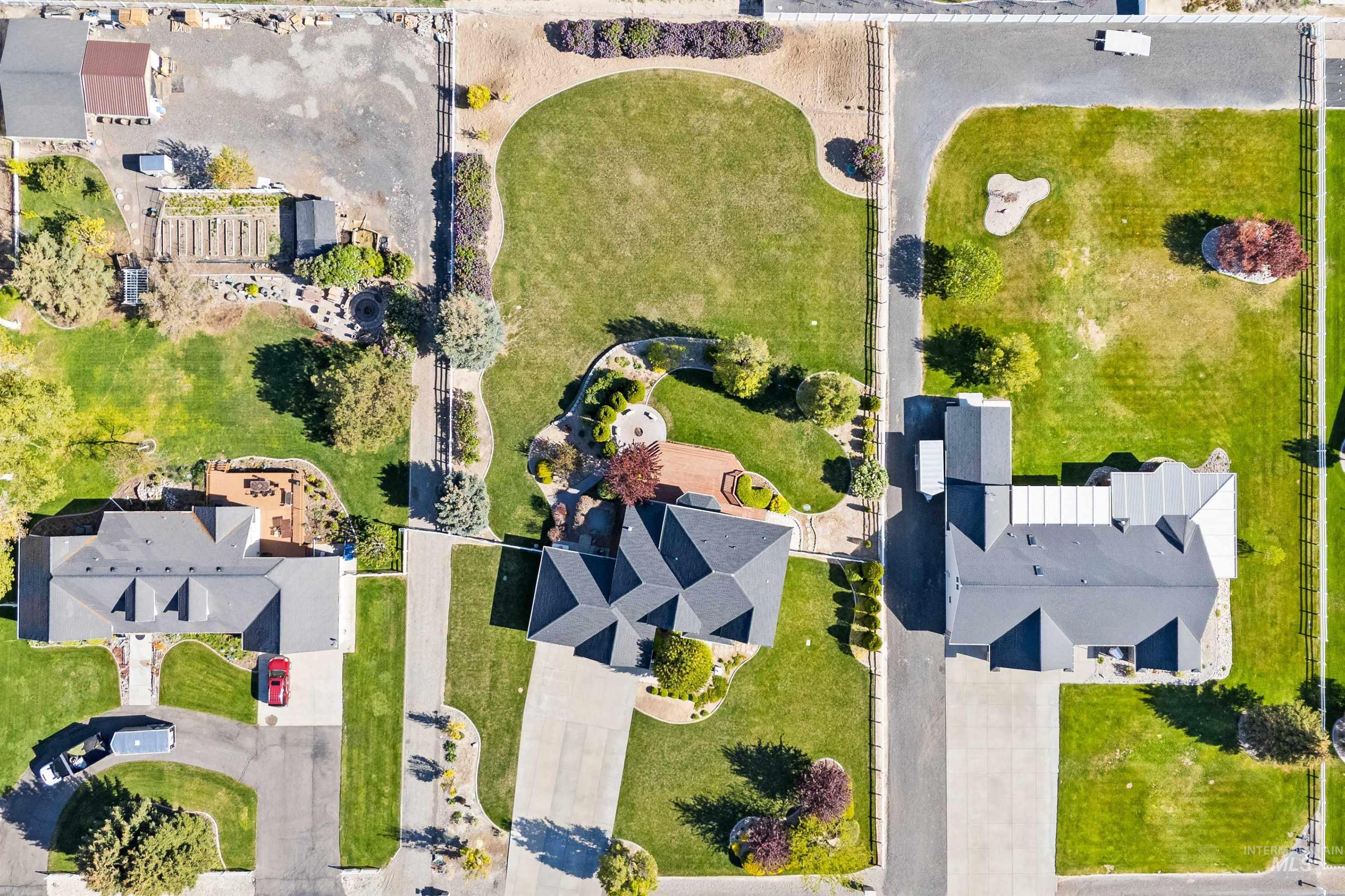 2522 E 3719 N, Twin Falls, Idaho 83301-2011, 5 Bedrooms, 3 Bathrooms, Residential For Sale, Price $777,500,MLS 98986317