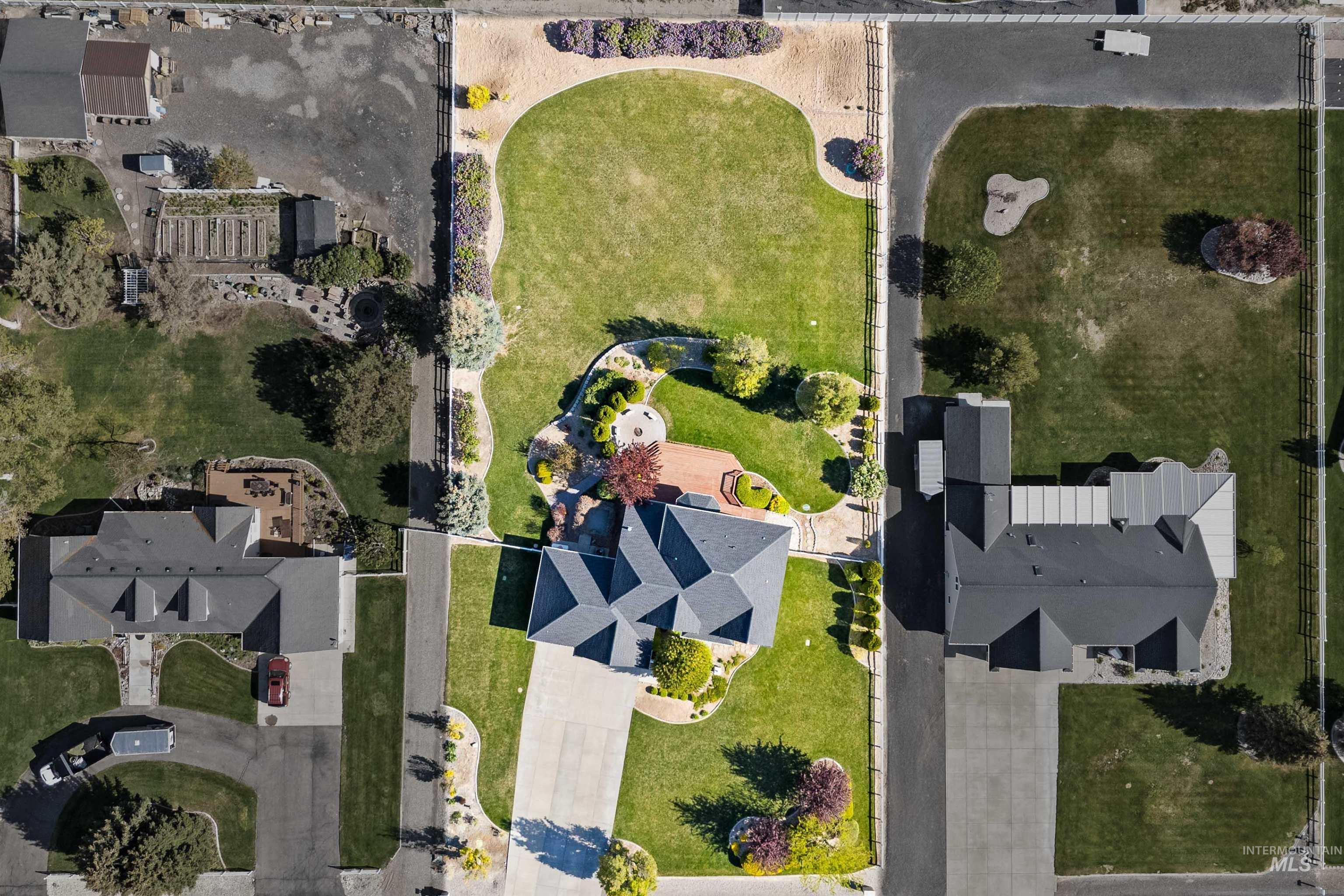 2522 E 3719 N, Twin Falls, Idaho 83301-2011, 5 Bedrooms, 3 Bathrooms, Residential For Sale, Price $777,500,MLS 98986317