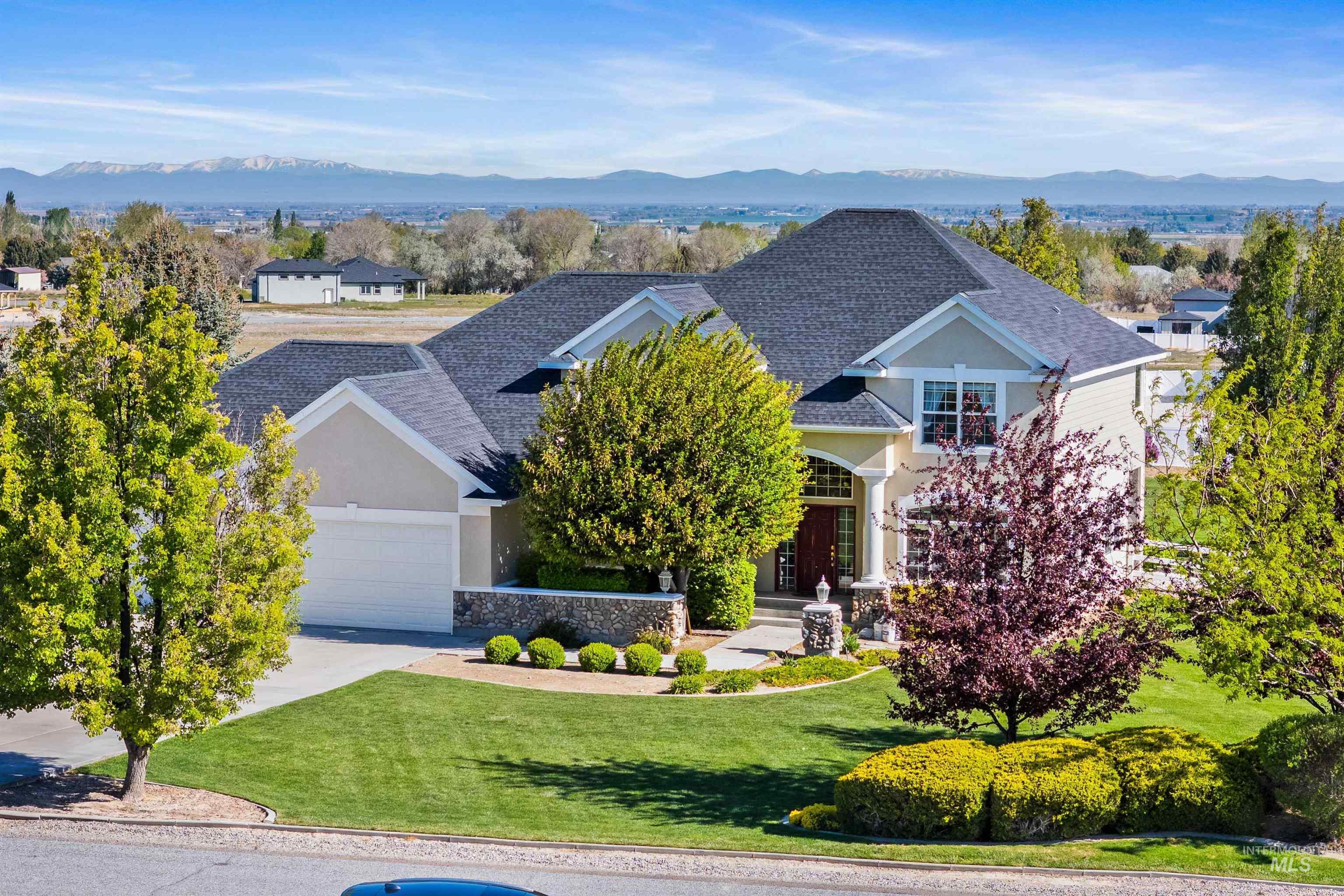 2522 E 3719 N, Twin Falls, Idaho 83301-2011, 5 Bedrooms, 3 Bathrooms, Residential For Sale, Price $777,500,MLS 98986317