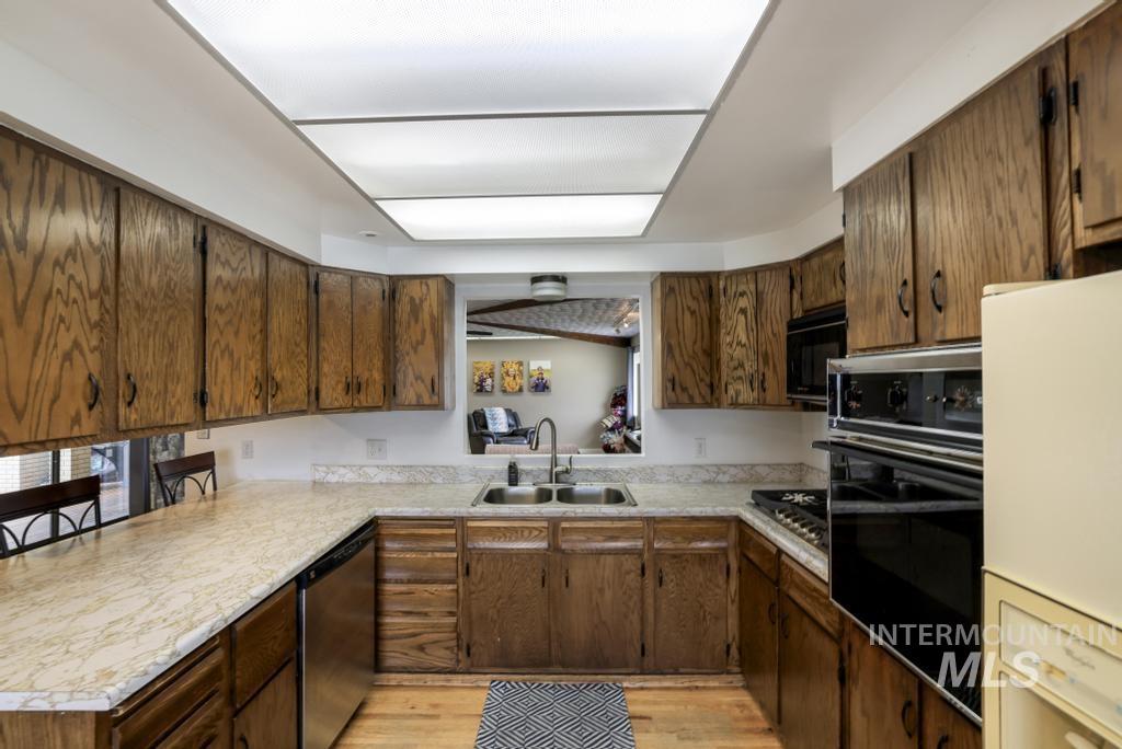 294 S 100 W, Burley, Idaho 83318, 4 Bedrooms, 3 Bathrooms, Residential For Sale, Price $585,000, 98986318