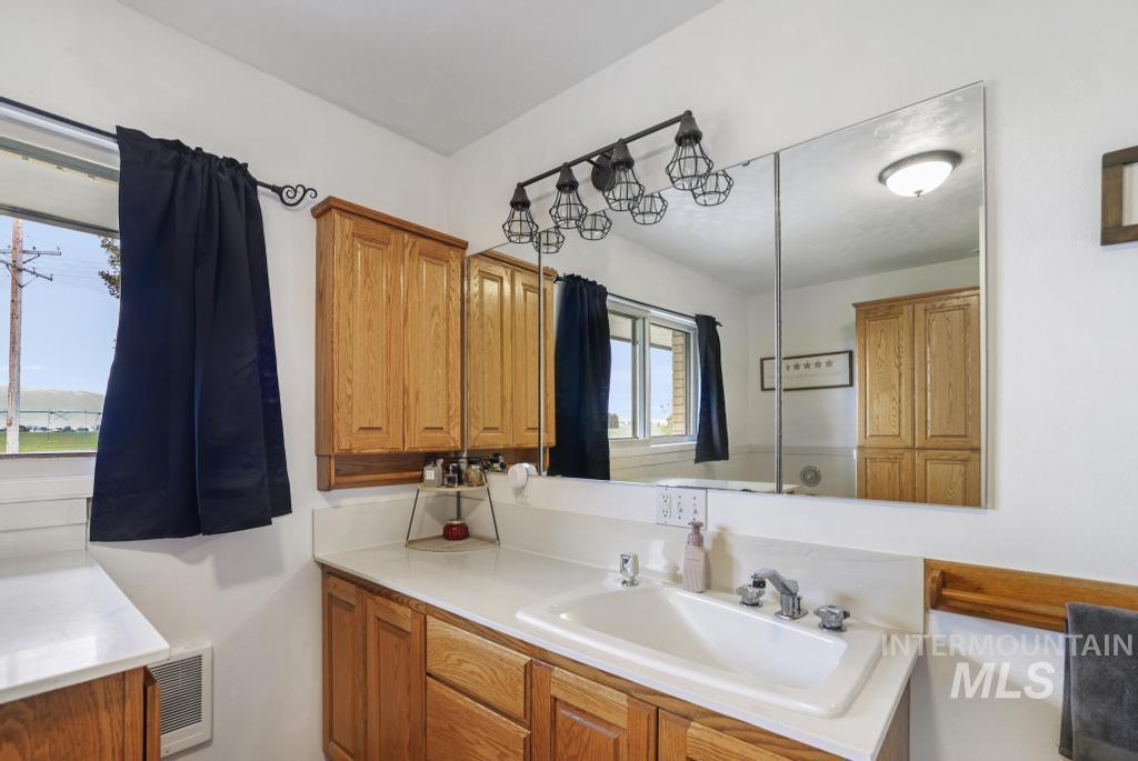 294 S 100 W, Burley, Idaho 83318, 4 Bedrooms, 3 Bathrooms, Residential For Sale, Price $585,000, 98986318