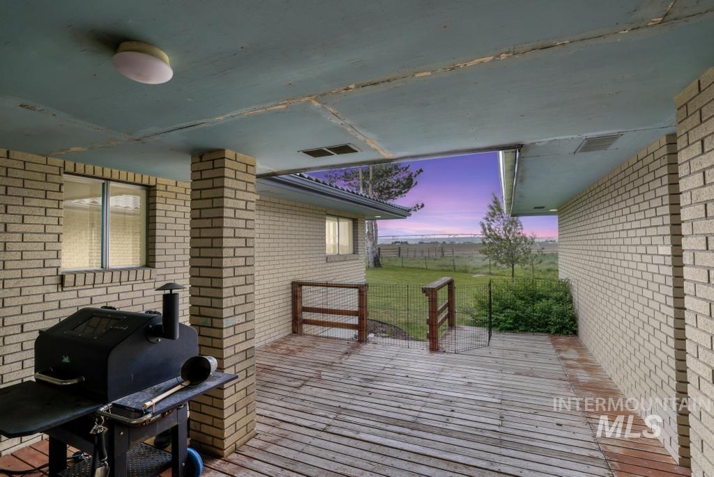 294 S 100 W, Burley, Idaho 83318, 4 Bedrooms, 3 Bathrooms, Residential For Sale, Price $585,000, 98986318
