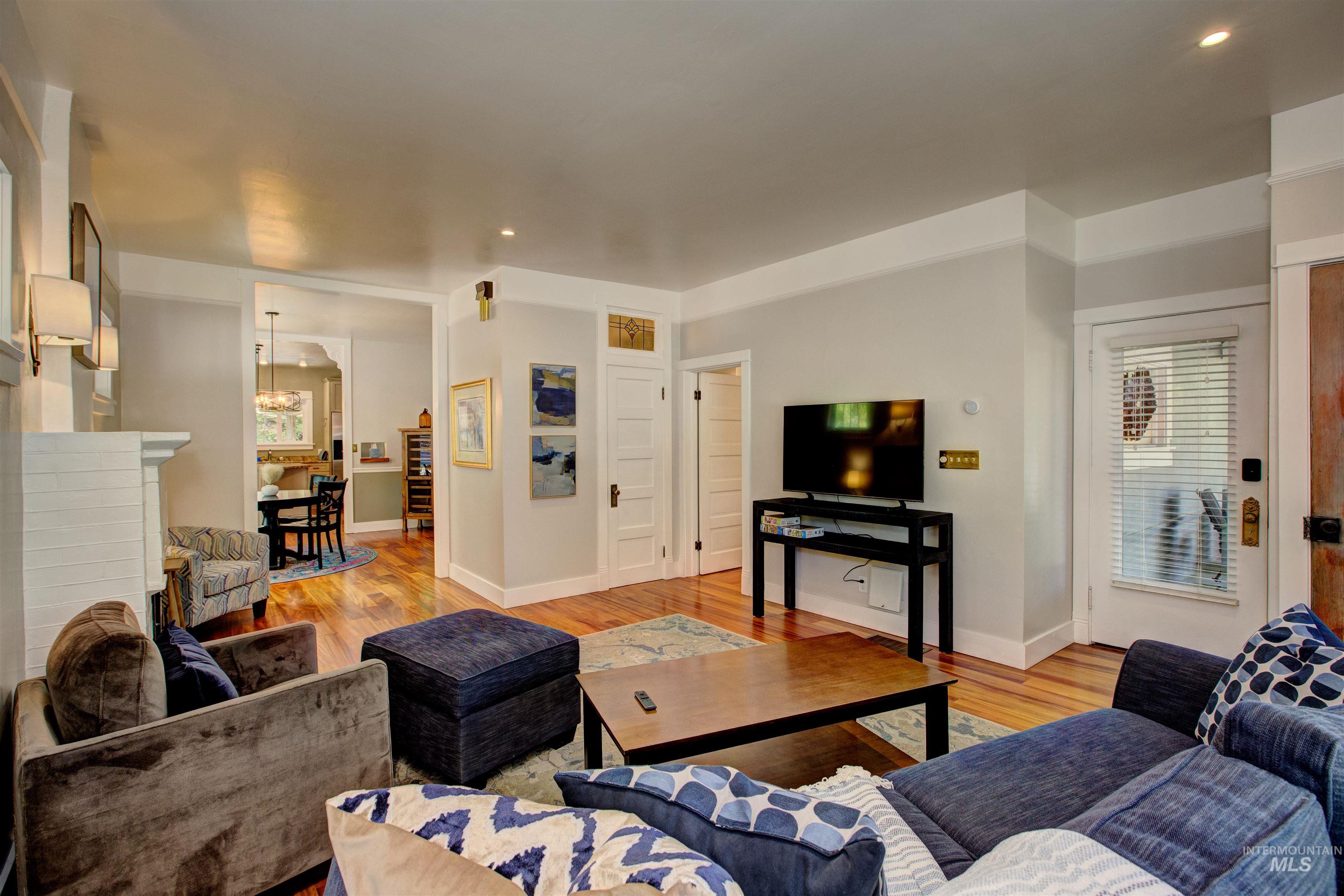 1201 N 22nd St, Boise, Idaho 83702-3305, 2 Bedrooms, 2 Bathrooms, Residential For Sale, Price $795,000,MLS 98986320