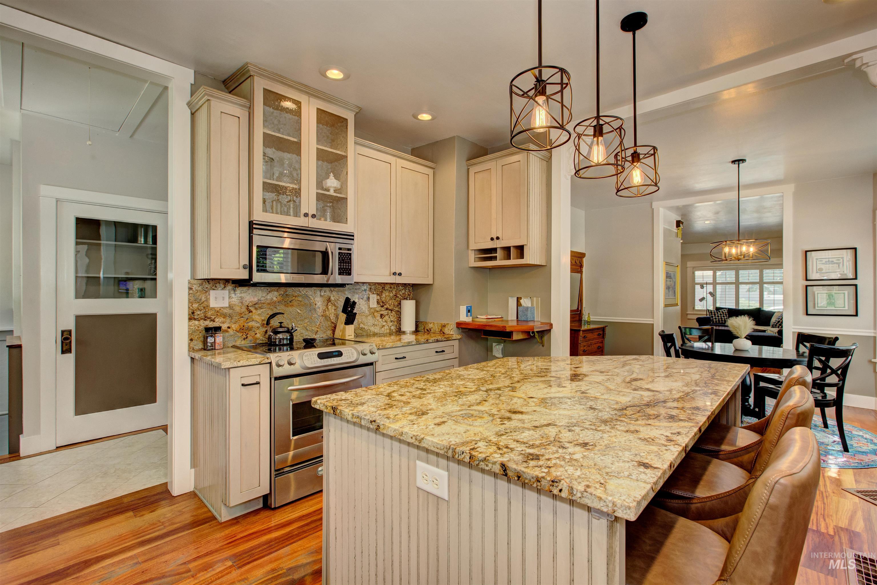 1201 N 22nd St, Boise, Idaho 83702-3305, 2 Bedrooms, 2 Bathrooms, Residential For Sale, Price $795,000,MLS 98986320