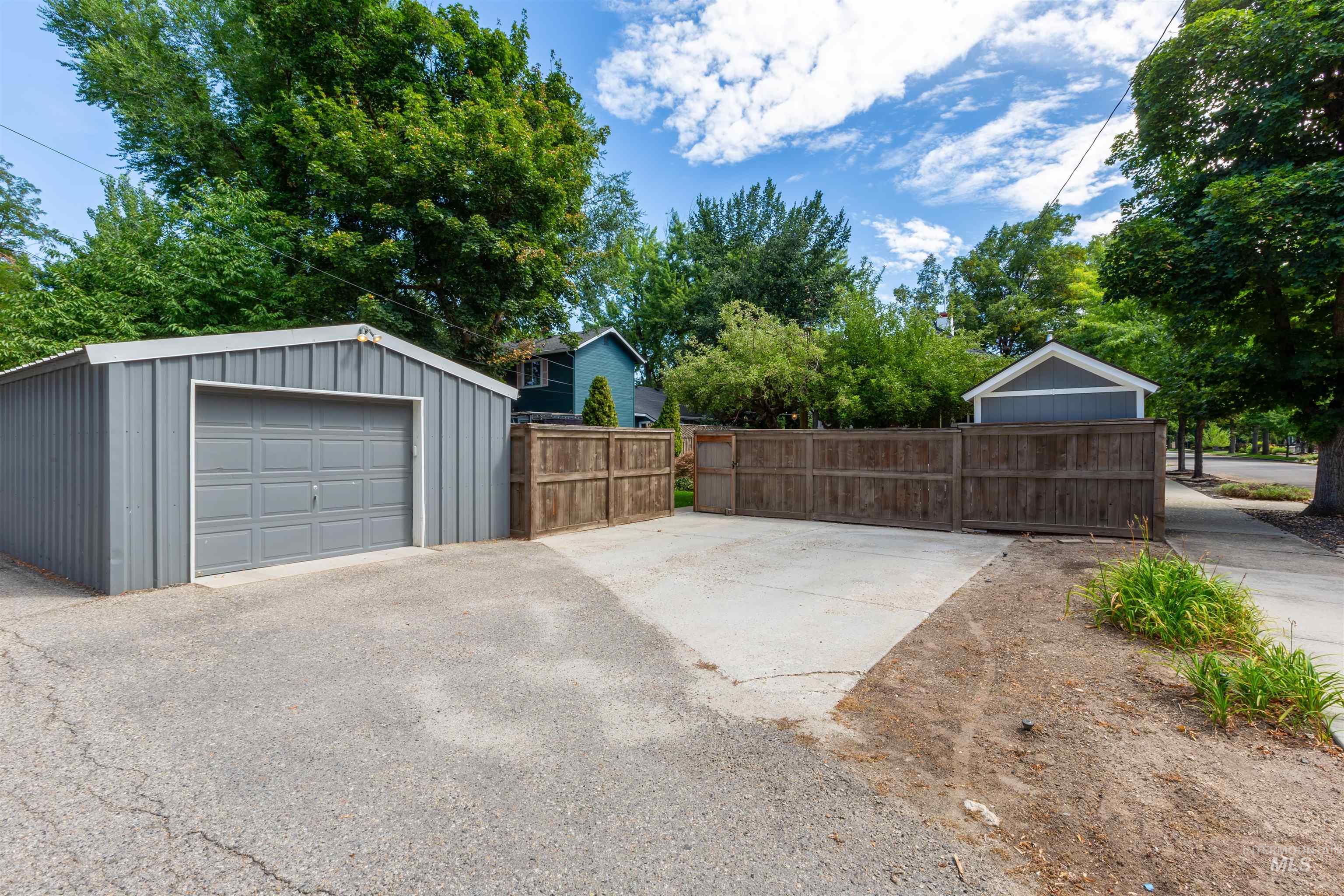 1201 N 22nd St, Boise, Idaho 83702-3305, 2 Bedrooms, 2 Bathrooms, Residential For Sale, Price $795,000,MLS 98986320