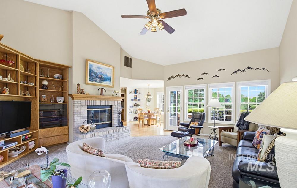 792 N Nicklaus Ln, Eagle, Idaho 83616, 4 Bedrooms, 2 Bathrooms, Residential For Sale, Price $739,000,MLS 98986322