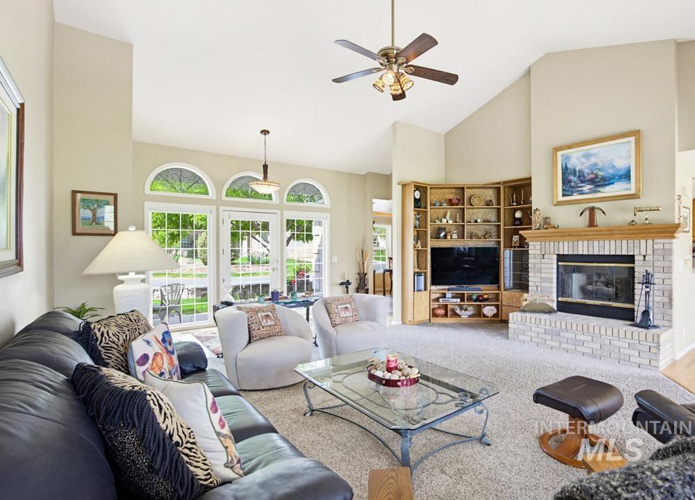 792 N Nicklaus Ln, Eagle, Idaho 83616, 4 Bedrooms, 2 Bathrooms, Residential For Sale, Price $739,000,MLS 98986322