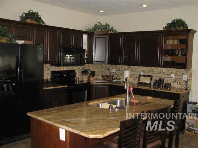 8883 W Dulcimer, Boise, Idaho 83709, 3 Bedrooms, 3 Bathrooms, Residential For Sale, Price $439,000,MLS 98986323