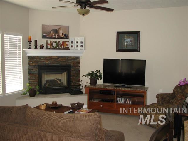 8883 W Dulcimer, Boise, Idaho 83709, 3 Bedrooms, 3 Bathrooms, Residential For Sale, Price $439,000,MLS 98986323