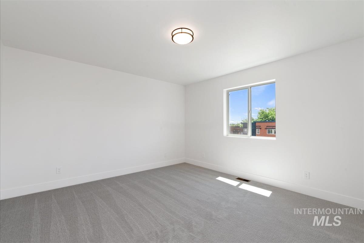 1701 S Federal Way, Boise, Idaho 83705, 3 Bedrooms, 3.5 Bathrooms, Residential For Sale, Price $576,880, 98986324