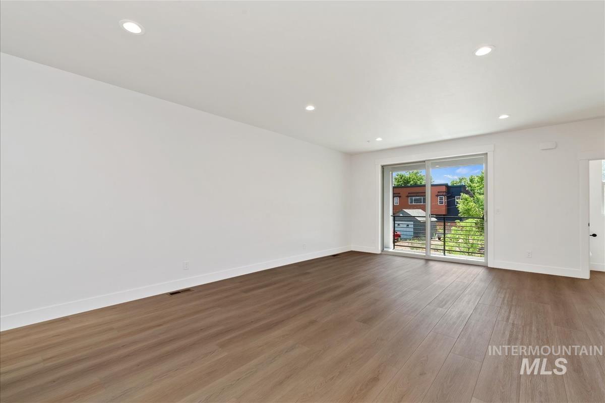 1701 S Federal Way, Boise, Idaho 83705, 3 Bedrooms, 3.5 Bathrooms, Residential For Sale, Price $576,880, 98986324