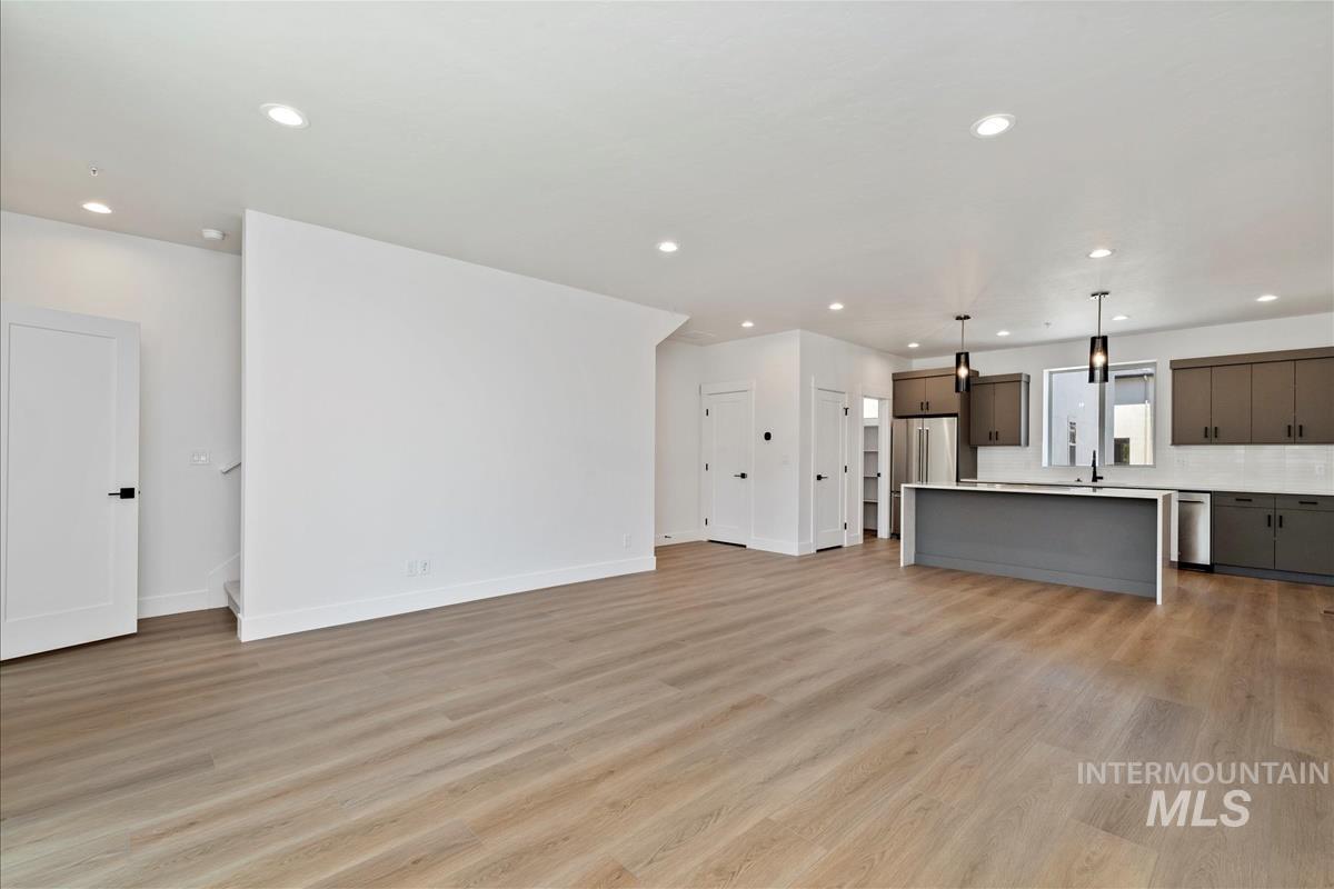 1701 S Federal Way, Boise, Idaho 83705, 3 Bedrooms, 3.5 Bathrooms, Residential For Sale, Price $576,880, 98986324