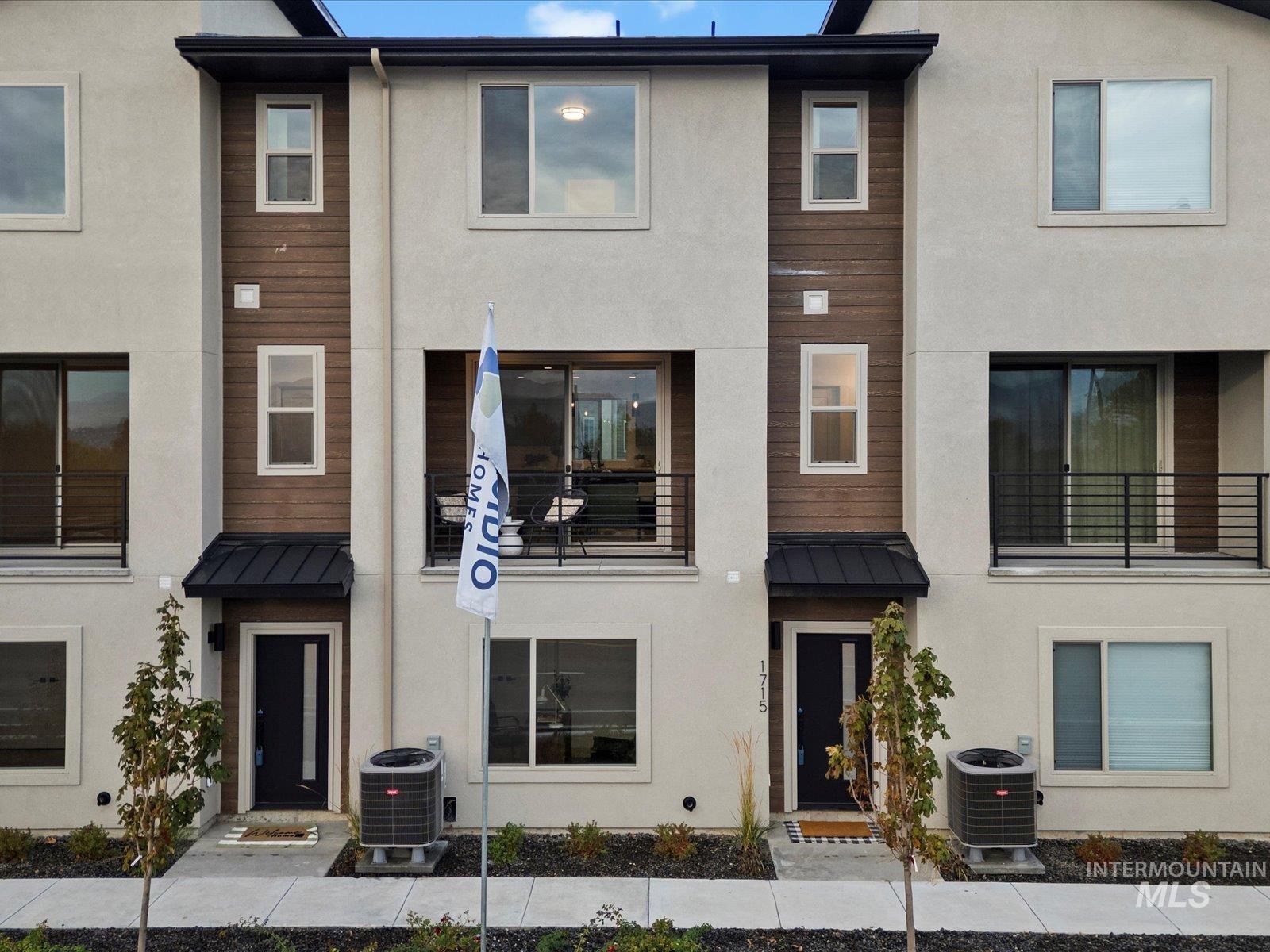 1715 S Federal Way, Boise, Idaho 83705, 3 Bedrooms, 2.5 Bathrooms, Residential For Sale, Price $561,880, 98986331