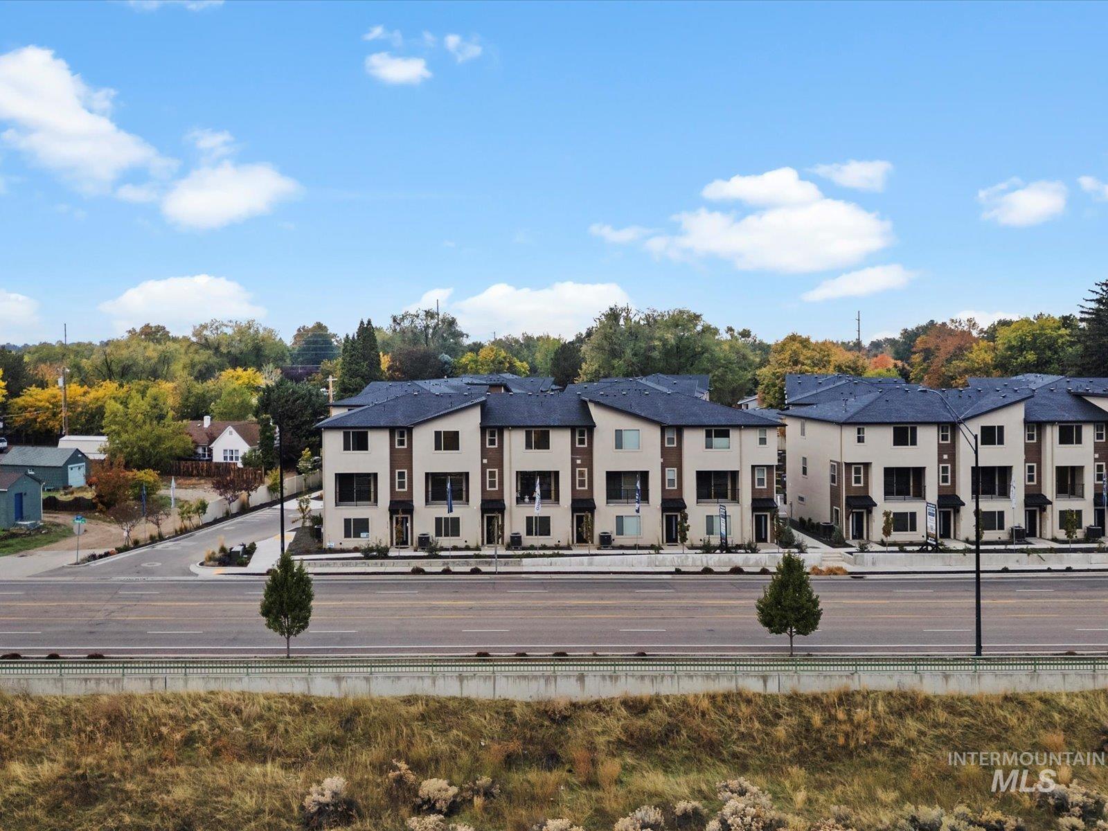 1715 S Federal Way, Boise, Idaho 83705, 3 Bedrooms, 2.5 Bathrooms, Residential For Sale, Price $576,880,MLS 98986331