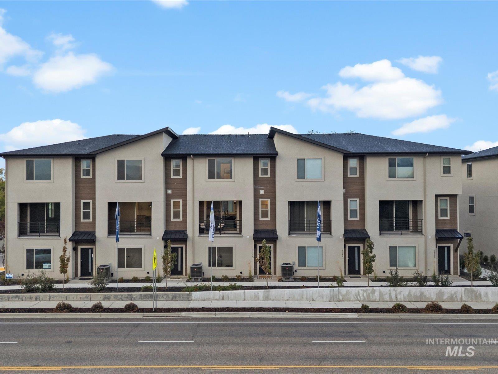 1715 S Federal Way, Boise, Idaho 83705, 3 Bedrooms, 2.5 Bathrooms, Residential For Sale, Price $561,880, 98986331