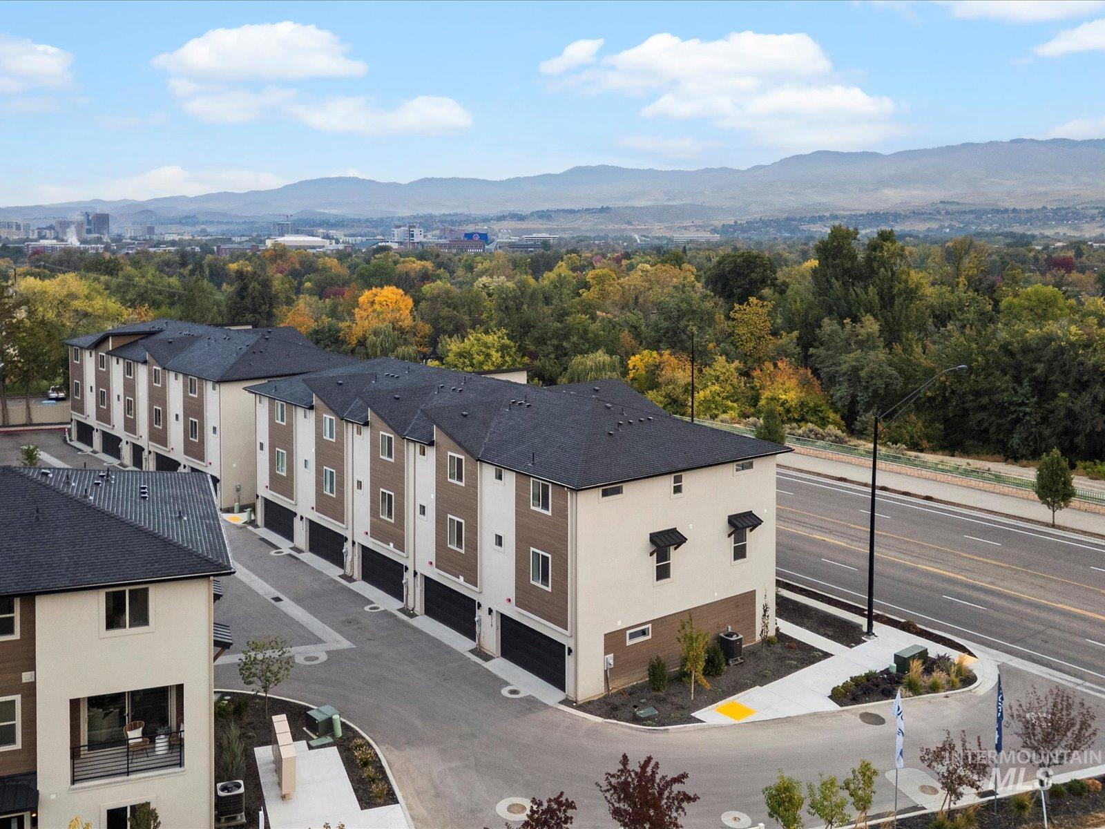 1715 S Federal Way, Boise, Idaho 83705, 3 Bedrooms, 2.5 Bathrooms, Residential For Sale, Price $561,880, 98986331