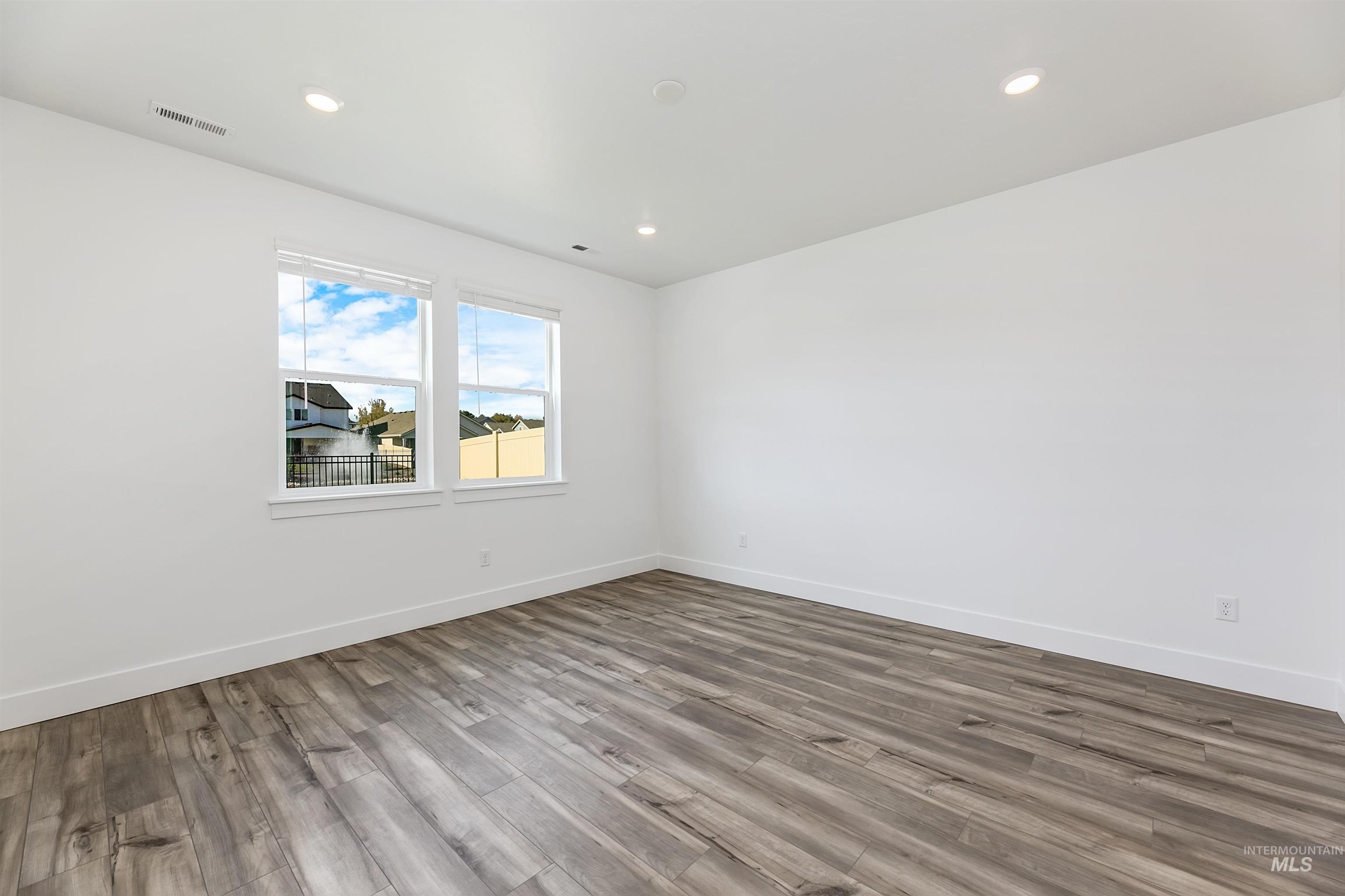 5107 N Bartok Ave, Meridian, Idaho 83646, 3 Bedrooms, 2 Bathrooms, Residential For Sale, Price $519,900,MLS 98986332