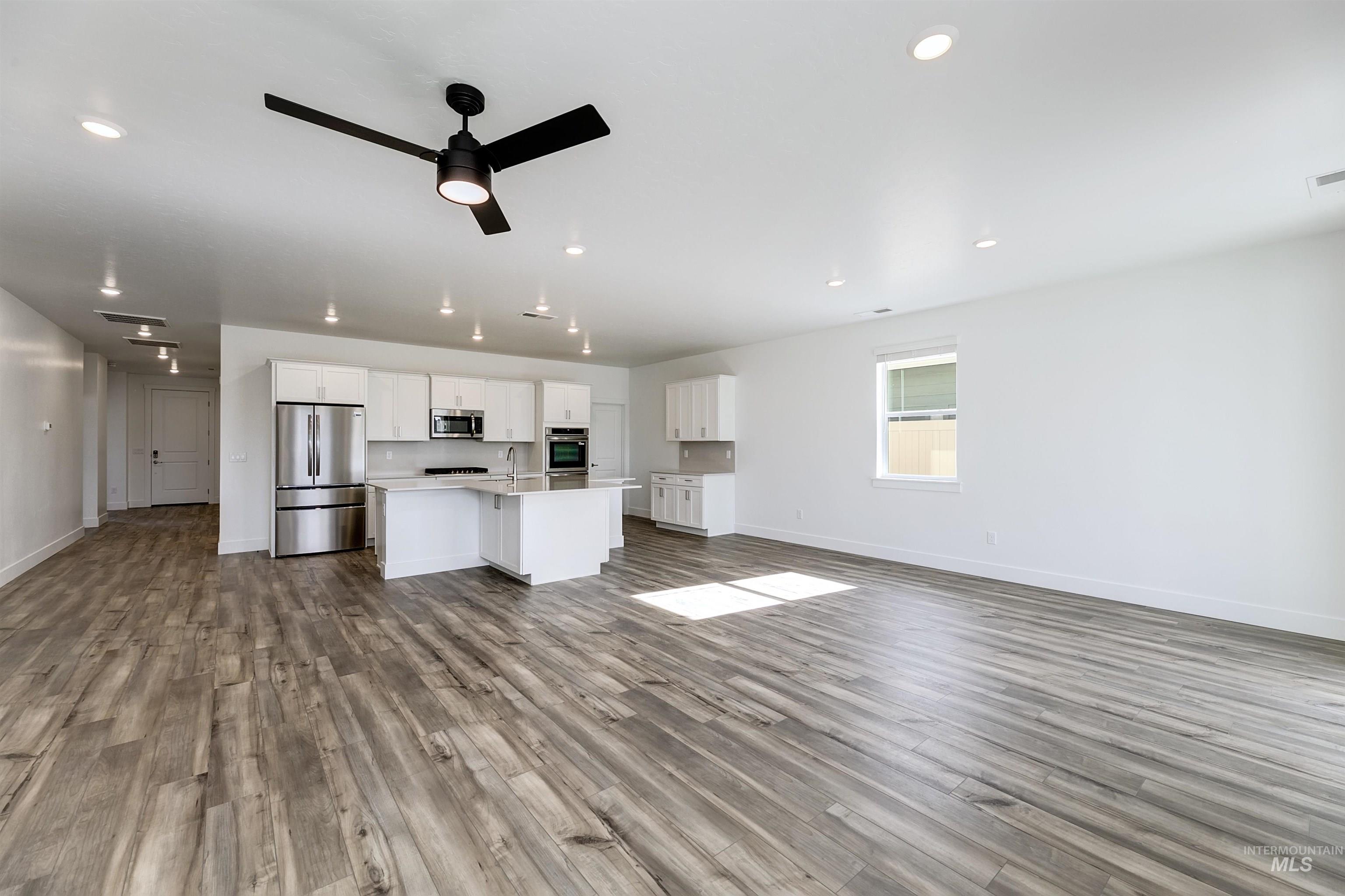 5107 N Bartok Ave, Meridian, Idaho 83646, 3 Bedrooms, 2 Bathrooms, Residential For Sale, Price $519,900,MLS 98986332