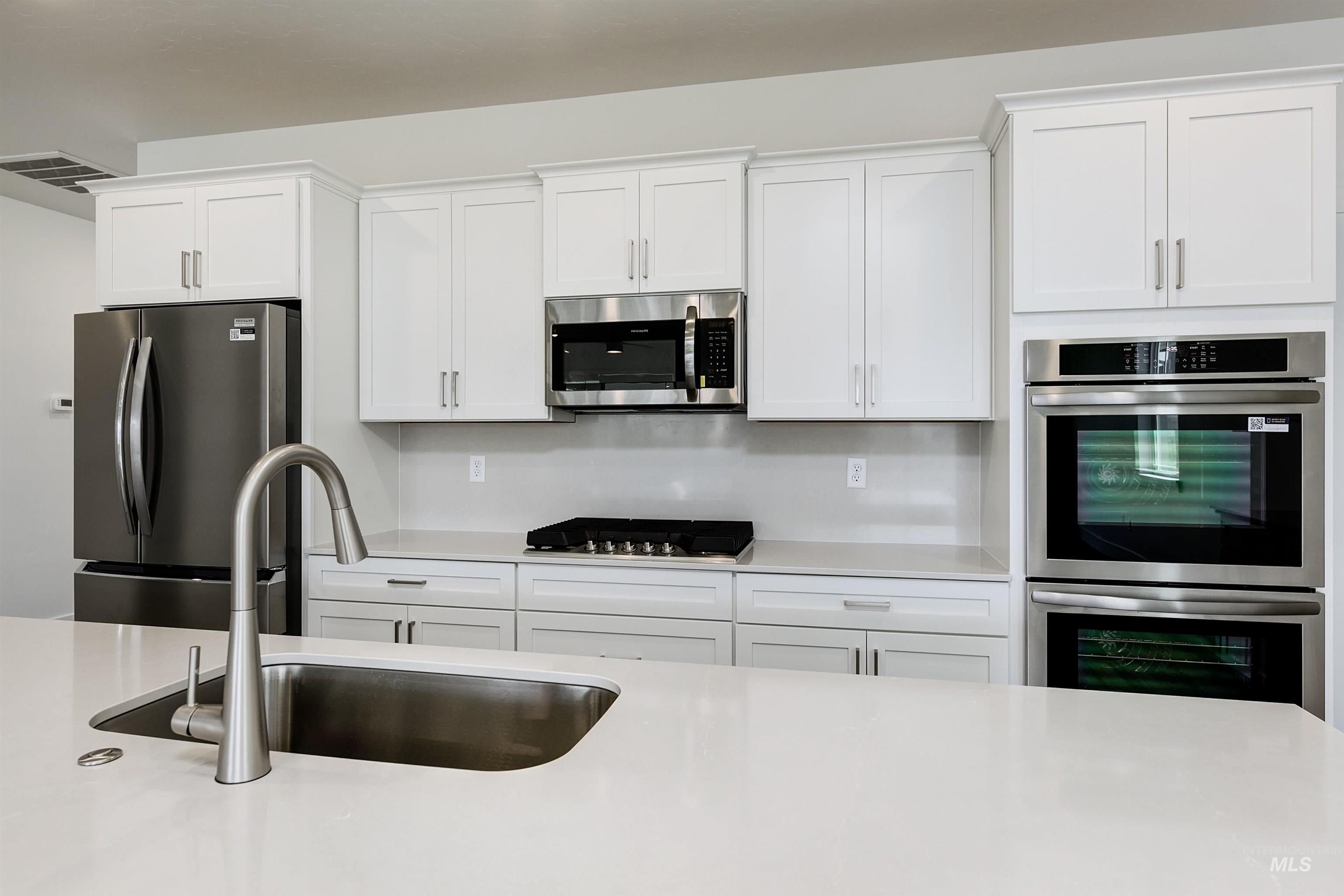 5107 N Bartok Ave, Meridian, Idaho 83646, 3 Bedrooms, 2 Bathrooms, Residential For Sale, Price $519,900,MLS 98986332
