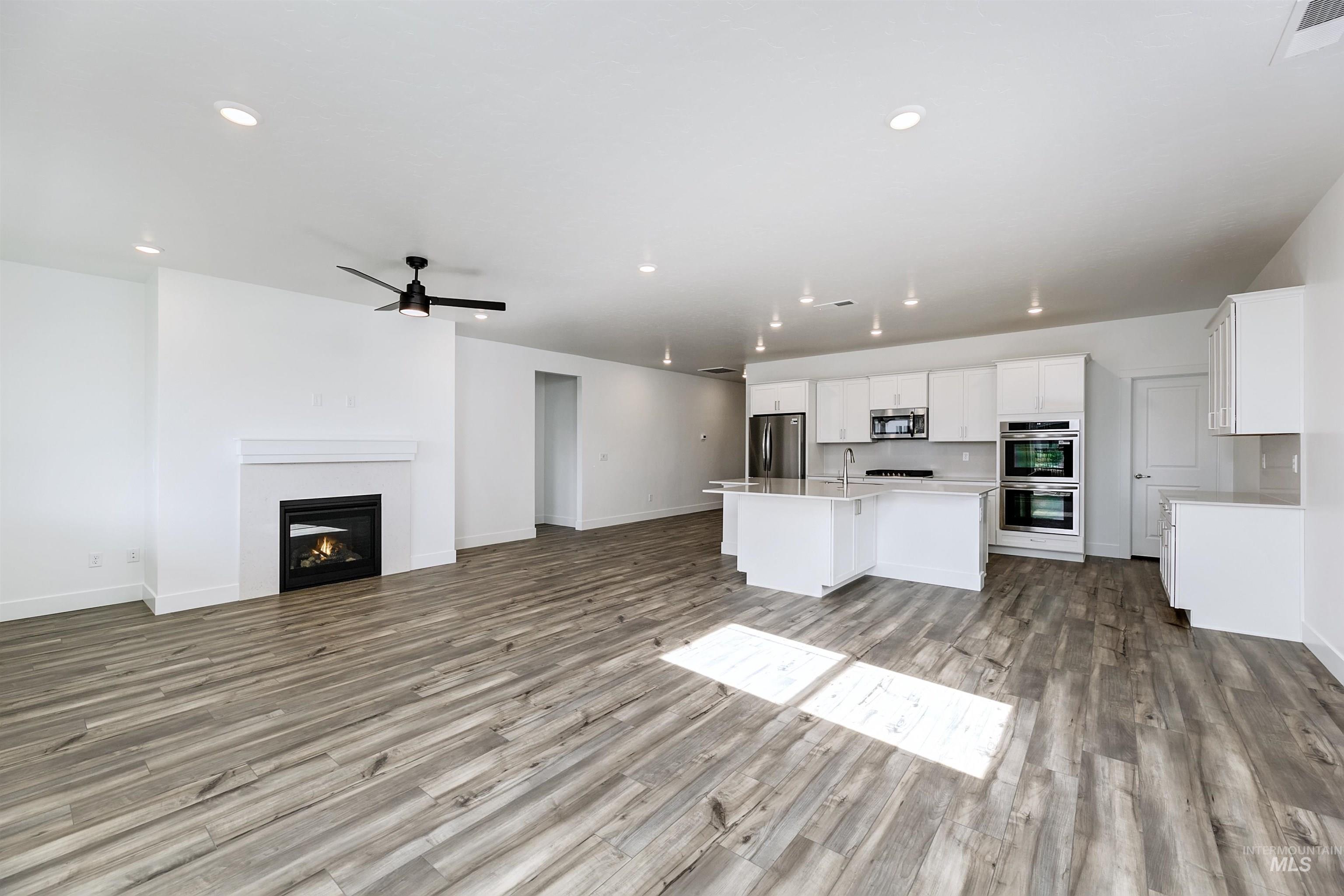 5107 N Bartok Ave, Meridian, Idaho 83646, 3 Bedrooms, 2 Bathrooms, Residential For Sale, Price $519,900,MLS 98986332