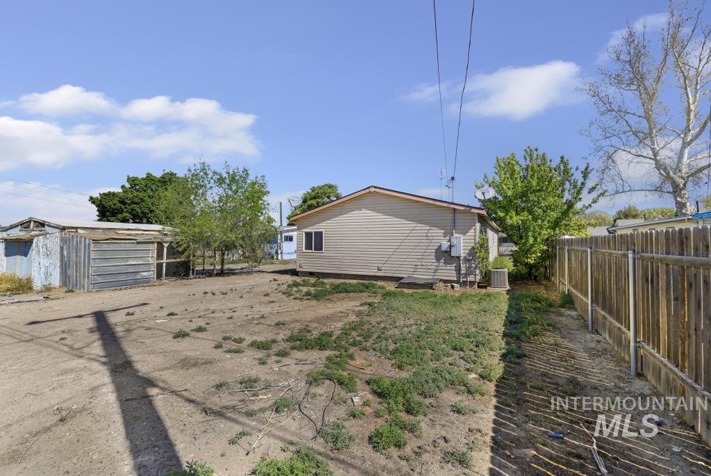 435 1St Ave E, Wendell, Idaho 83355-5103, 3 Bedrooms, 2 Bathrooms, Residential For Sale, Price $269,900, 98986333