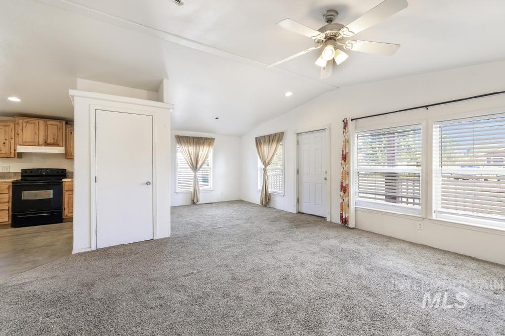 435 1St Ave E, Wendell, Idaho 83355-5103, 3 Bedrooms, 2 Bathrooms, Residential For Sale, Price $269,900, 98986333