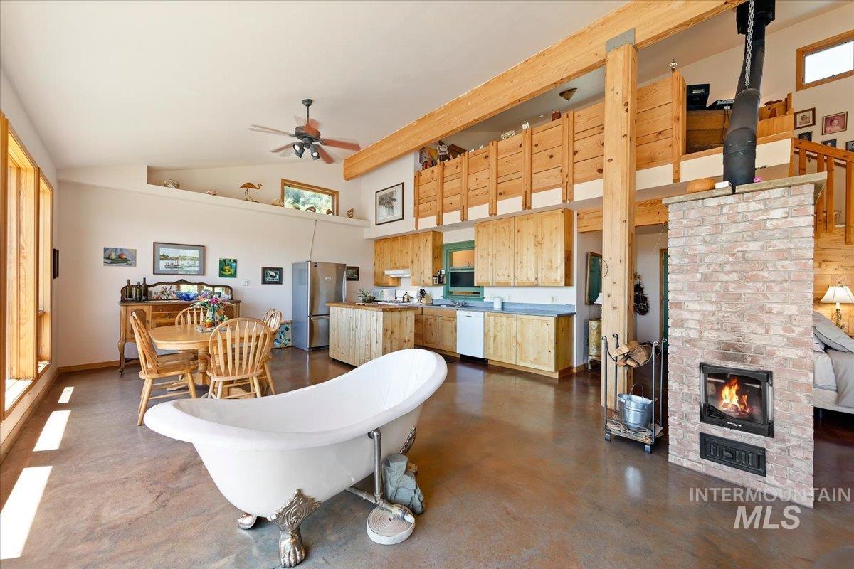 223 Evergreen Dr., Boise, Idaho 83716, 1 Bedroom, 1 Bathroom, Residential For Sale, Price $425,000,MLS 98986334