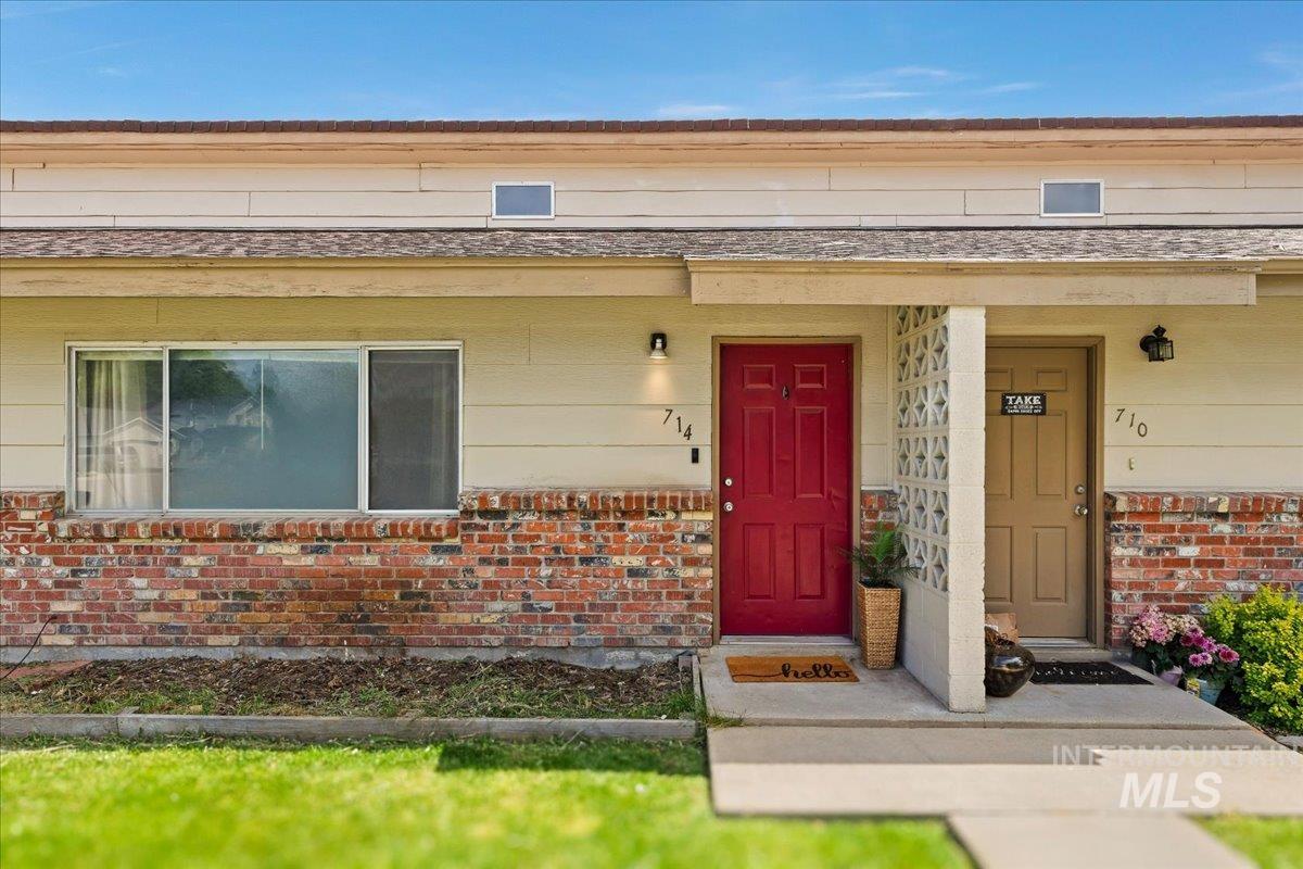 714 NW 8th St, Meridian, Idaho 83642, 2 Bedrooms, 1 Bathroom, Residential For Sale, Price $259,000, 98986336