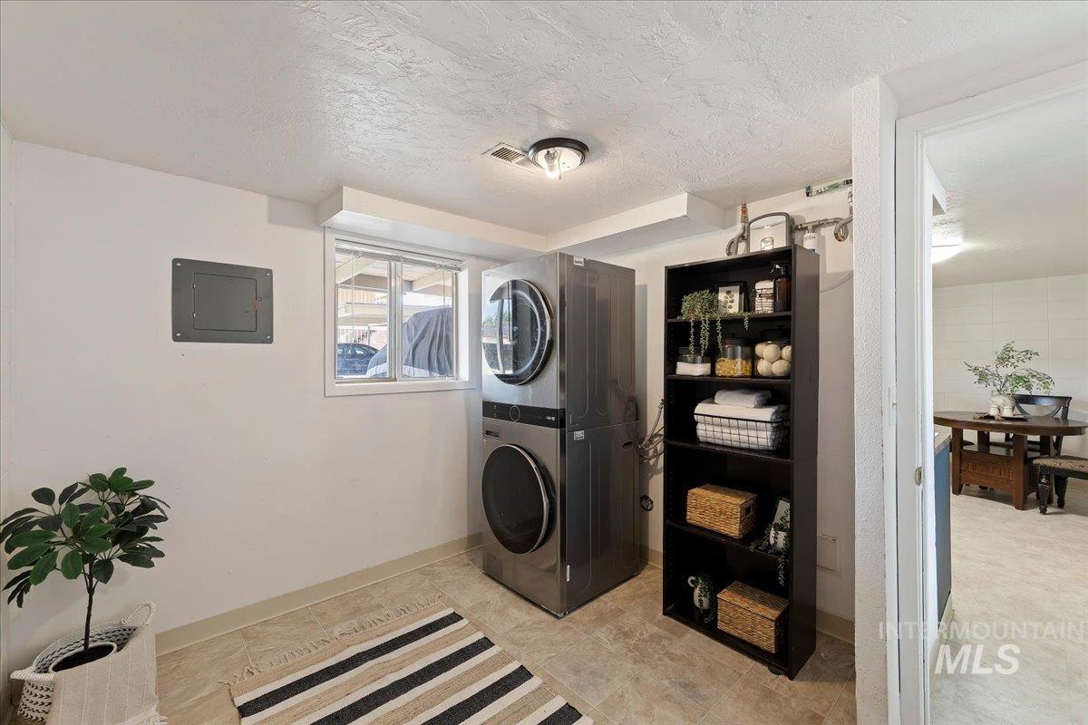 714 NW 8th St, Meridian, Idaho 83642, 2 Bedrooms, 1 Bathroom, Residential For Sale, Price $259,000, 98986336
