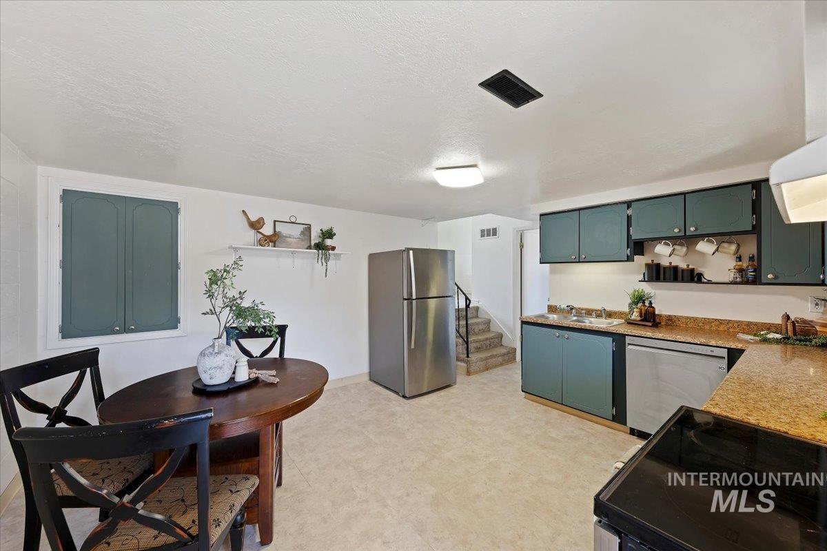 714 NW 8th St, Meridian, Idaho 83642, 2 Bedrooms, 1 Bathroom, Residential For Sale, Price $259,000, 98986336