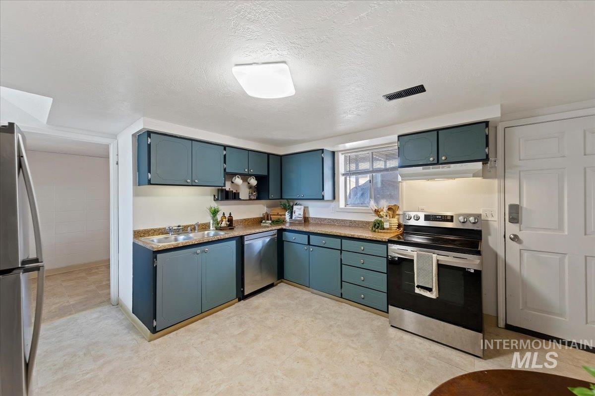 714 NW 8th St, Meridian, Idaho 83642, 2 Bedrooms, 1 Bathroom, Residential For Sale, Price $259,000, 98986336