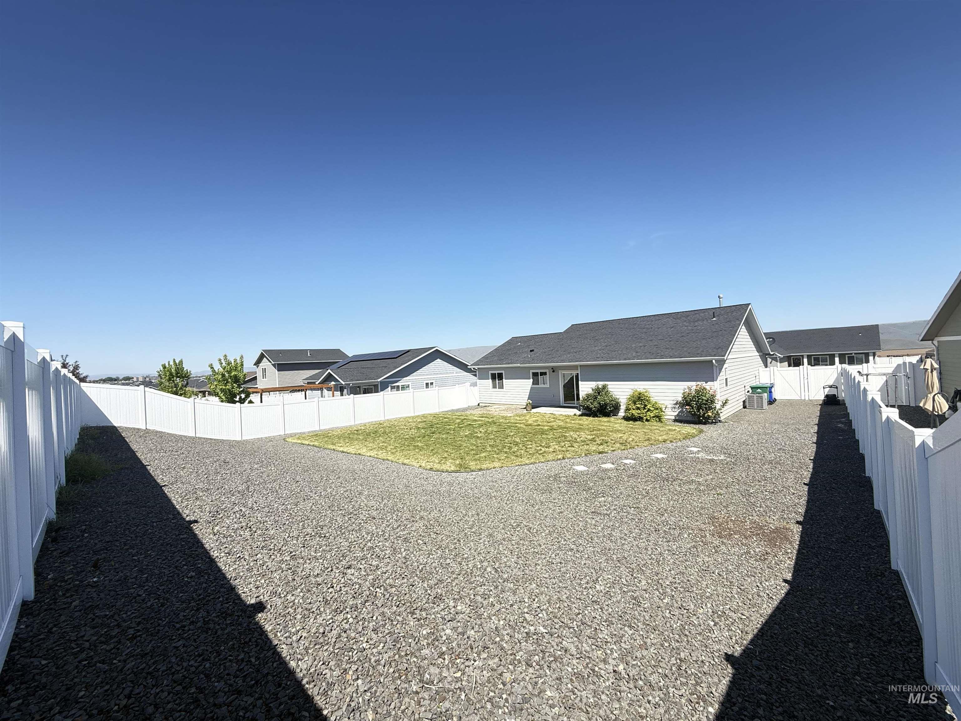 1556 Frontier Drive, Lewiston, Idaho 83501, 3 Bedrooms, 2 Bathrooms, Residential For Sale, Price $439,000,MLS 98986338