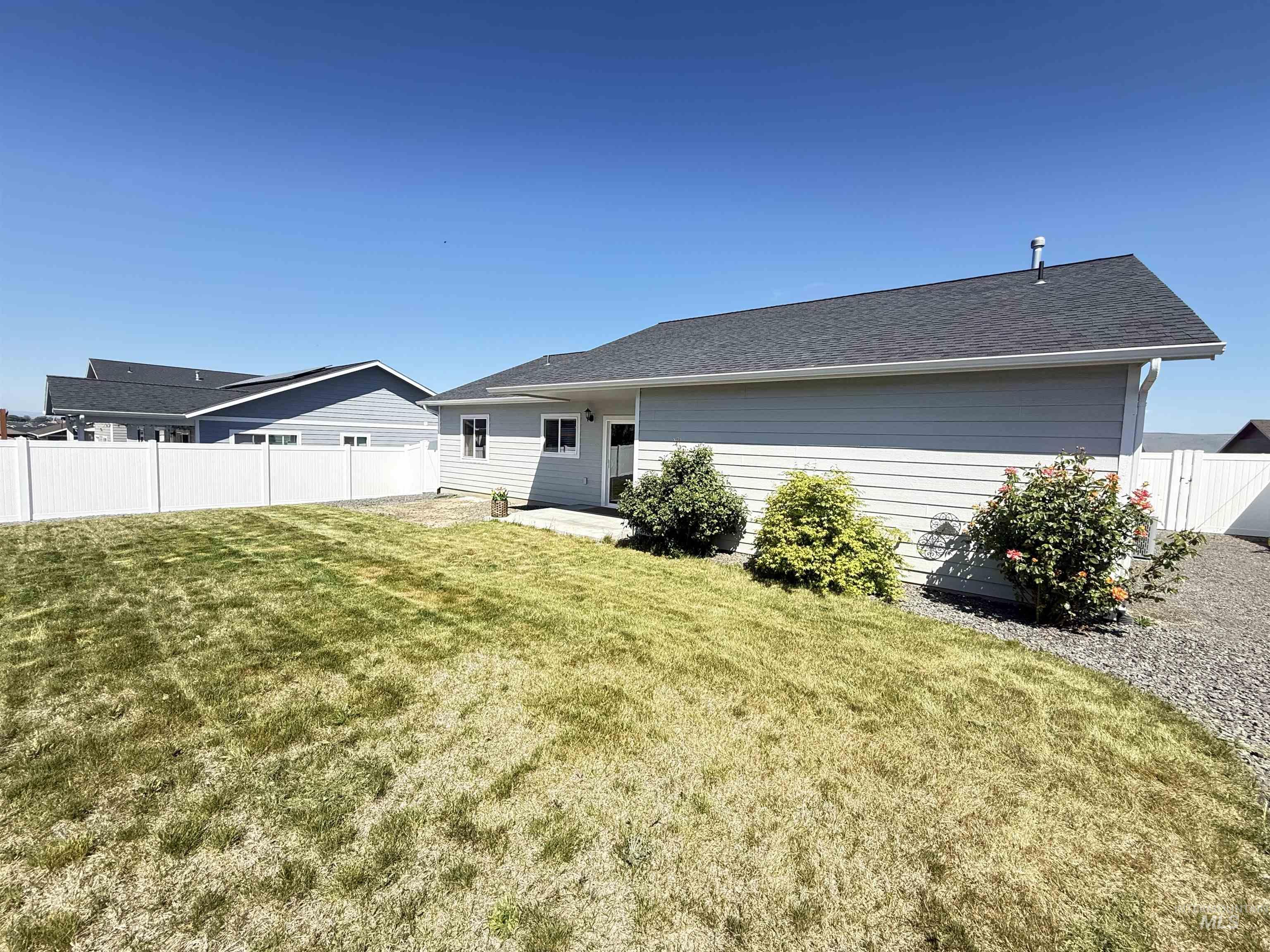 1556 Frontier Drive, Lewiston, Idaho 83501, 3 Bedrooms, 2 Bathrooms, Residential For Sale, Price $439,000,MLS 98986338