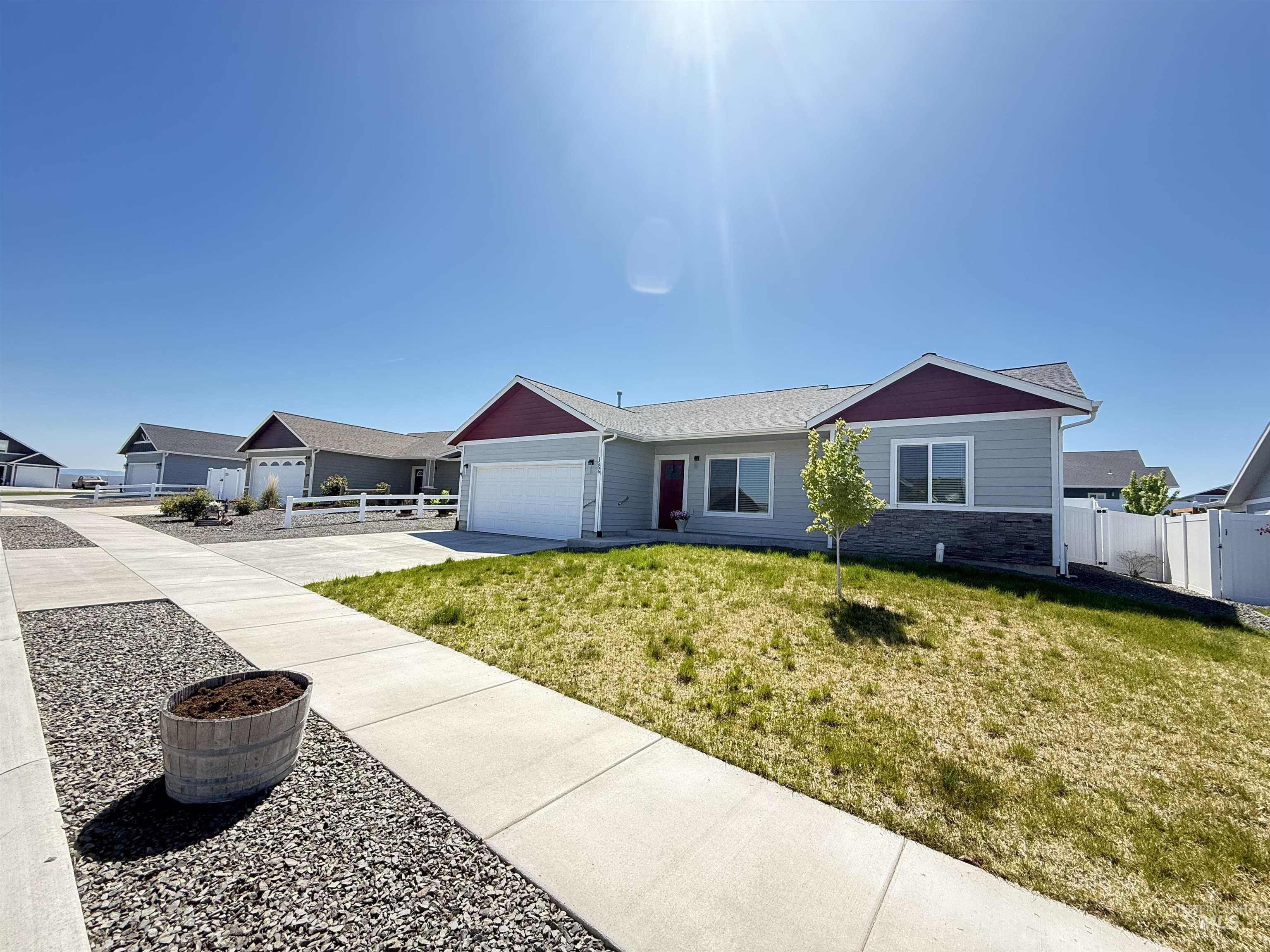1556 Frontier Drive, Lewiston, Idaho 83501, 3 Bedrooms, 2 Bathrooms, Residential For Sale, Price $439,000,MLS 98986338