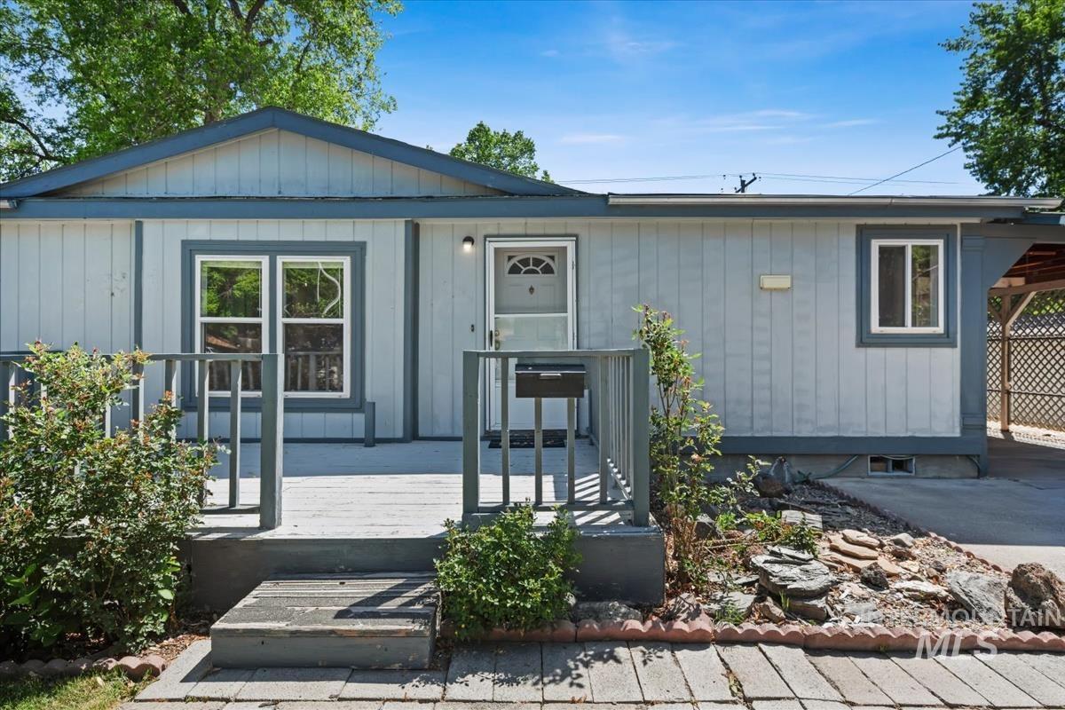830 N 3rd East St, Mountain Home, Idaho 83647, 3 Bedrooms, 2 Bathrooms, Residential For Sale, Price $299,000, 98986339